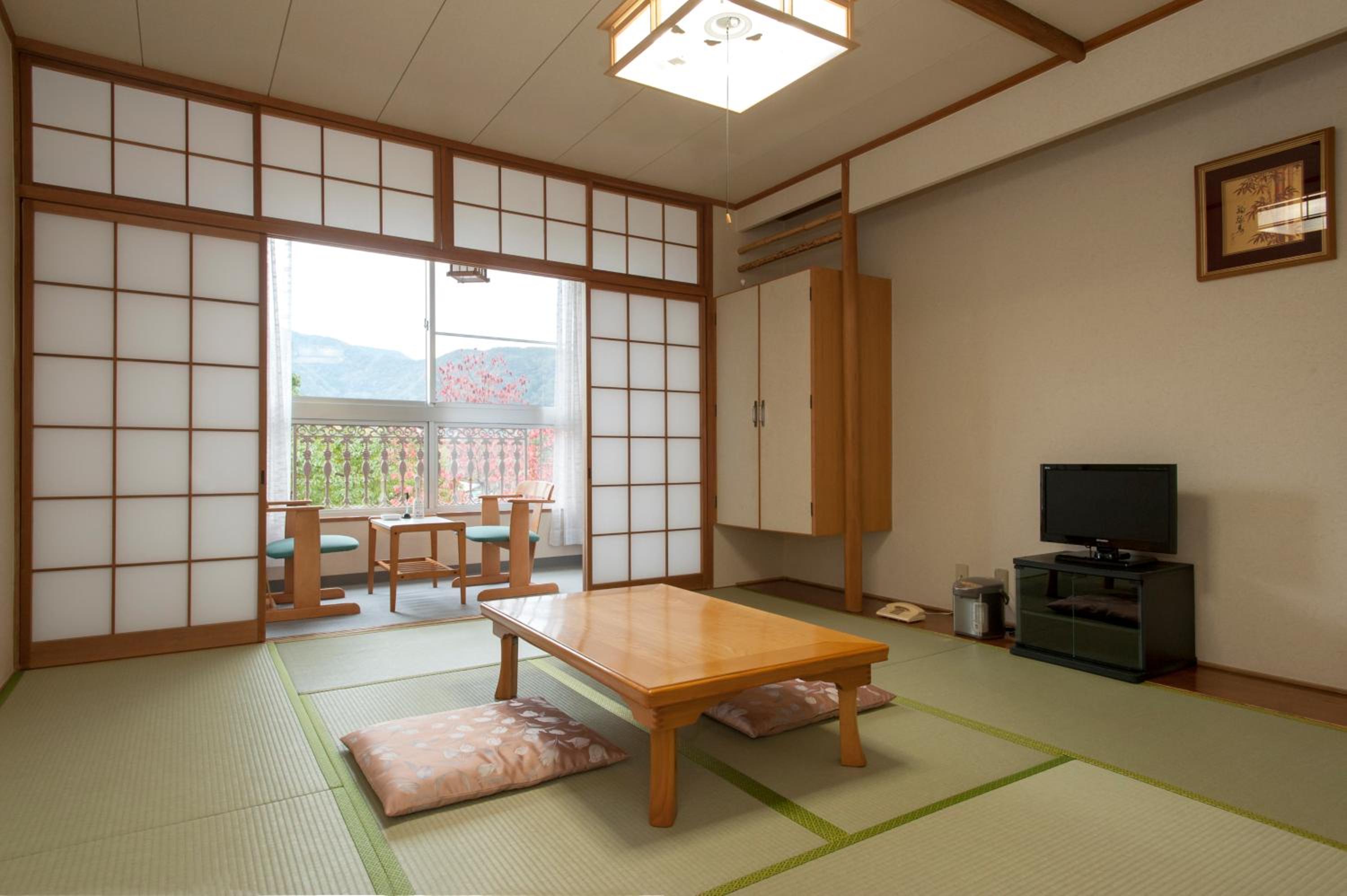 Japanese-Style Room - Smoking