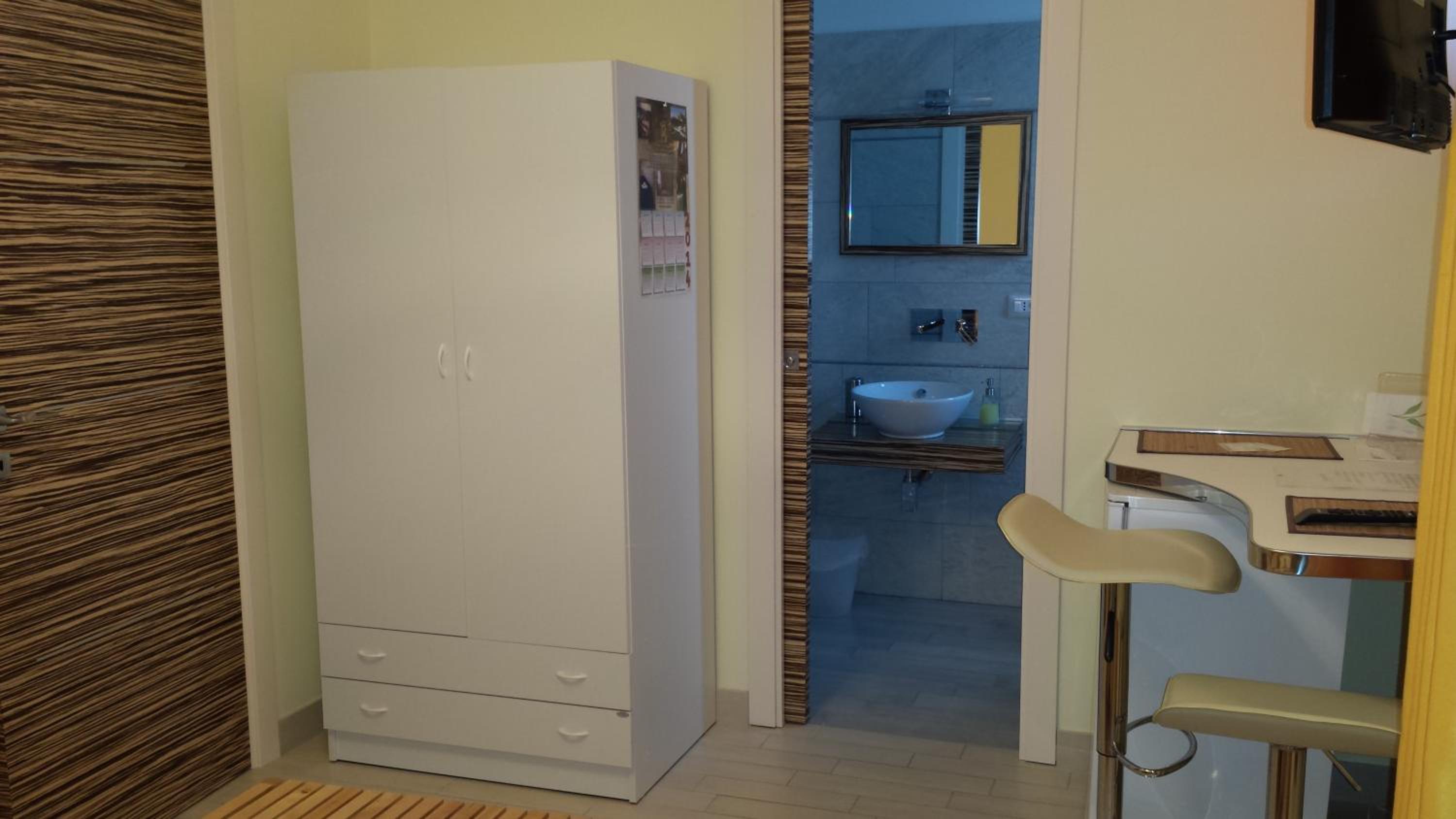Double Room - Photo 29