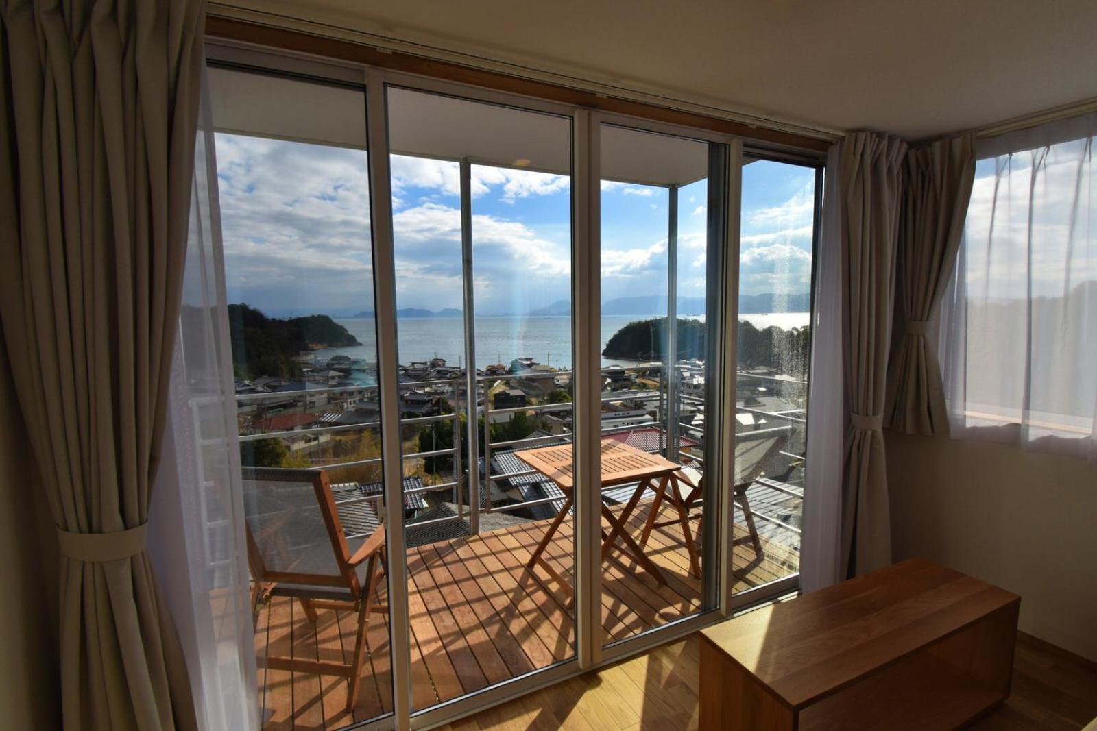 Deluxe Twin Room with Terrace and Sea View - Photo 9