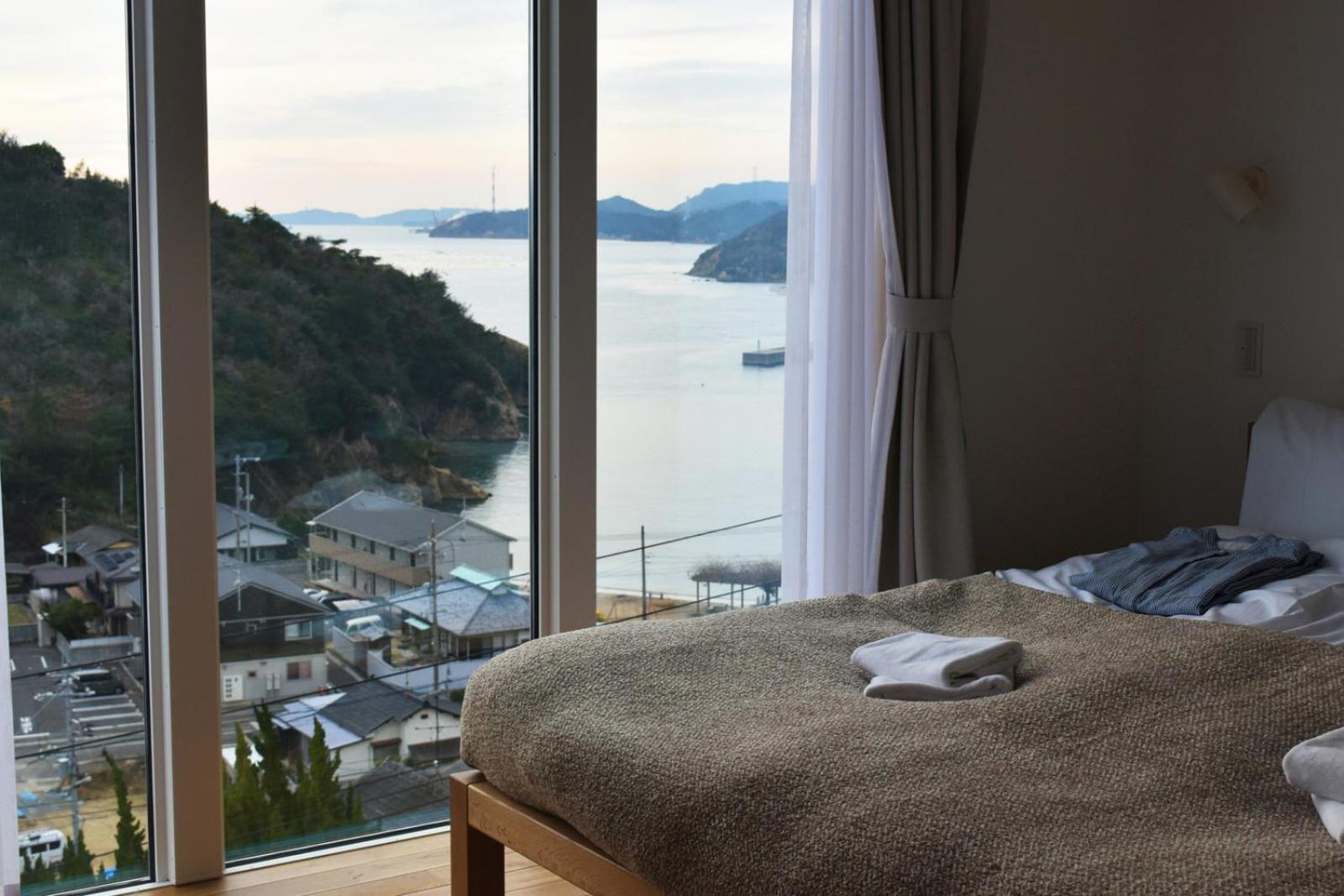Deluxe Twin Room with Terrace and Sea View - Photo 10