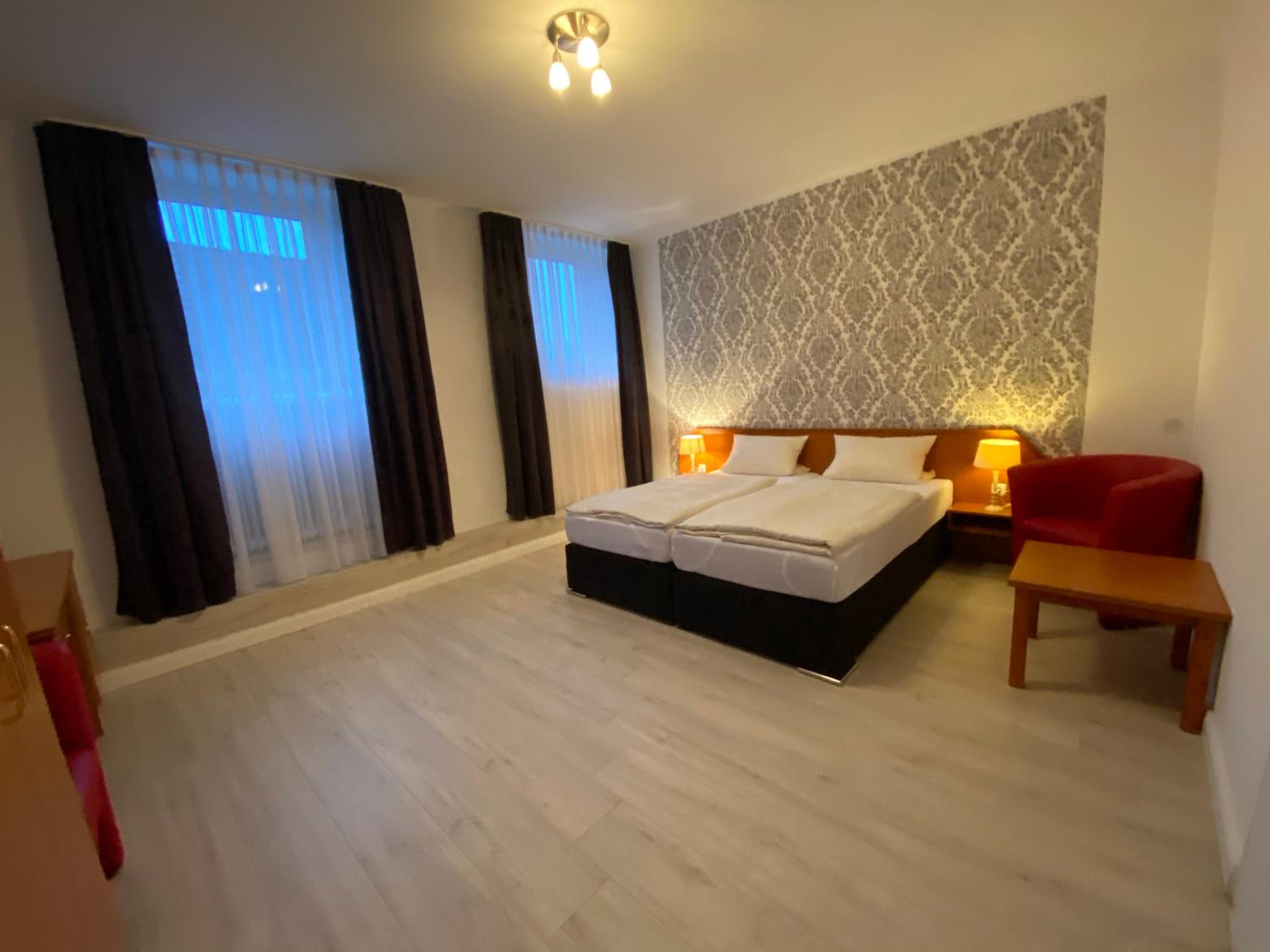 Double or Twin Room photo 3