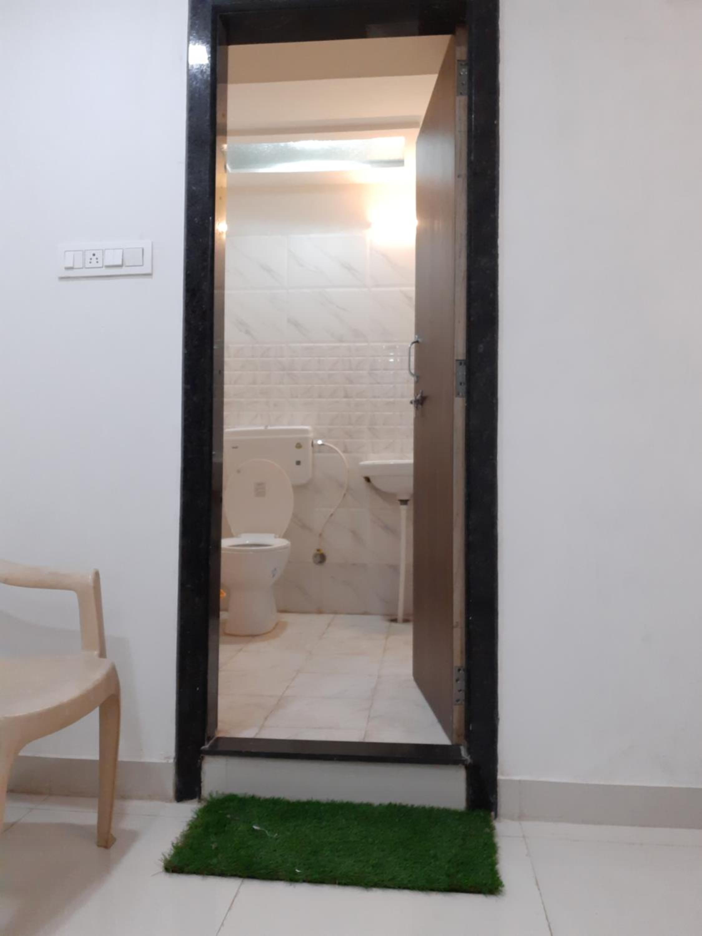 Budget Double Room photo 2