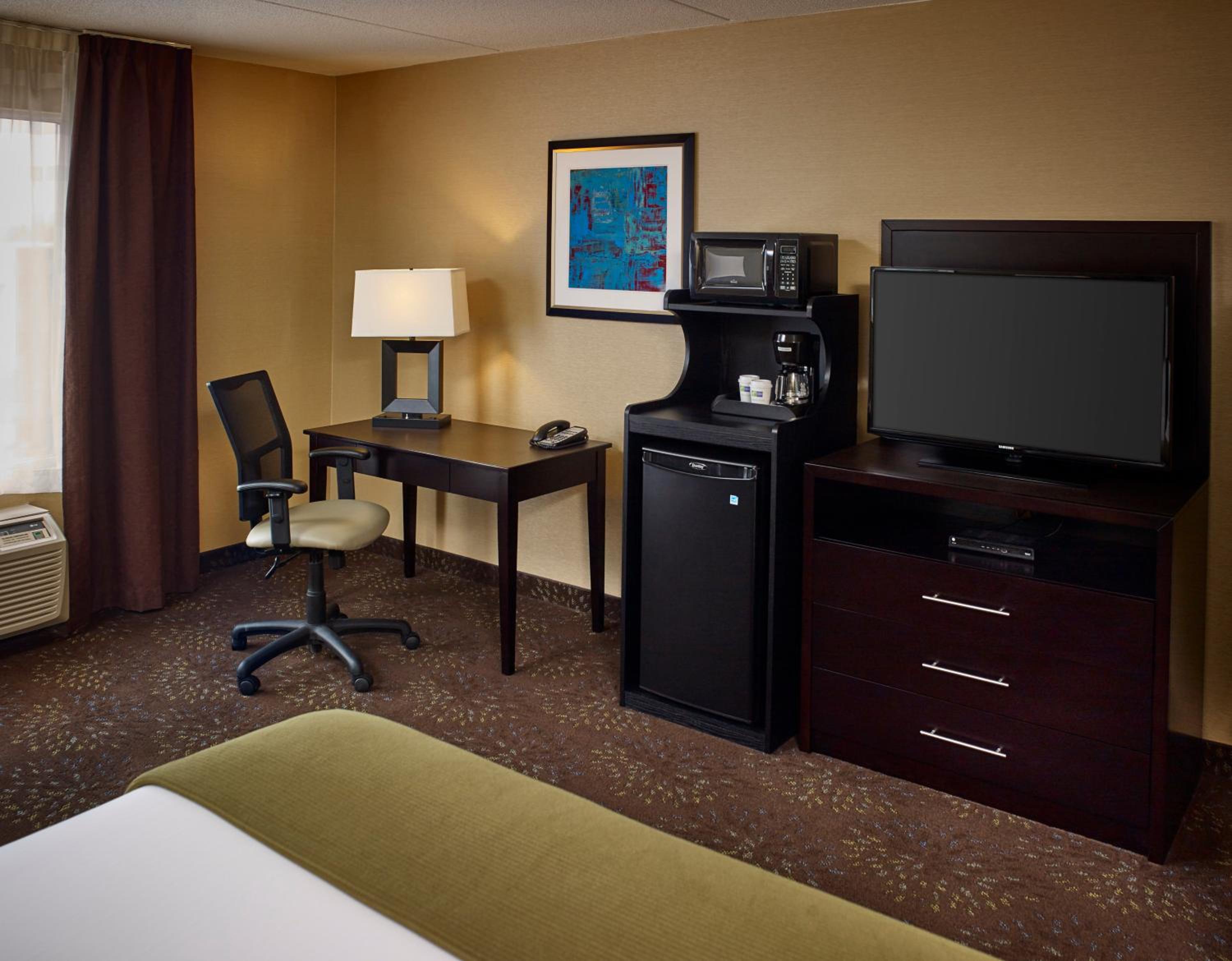 Standard King Room photo 2