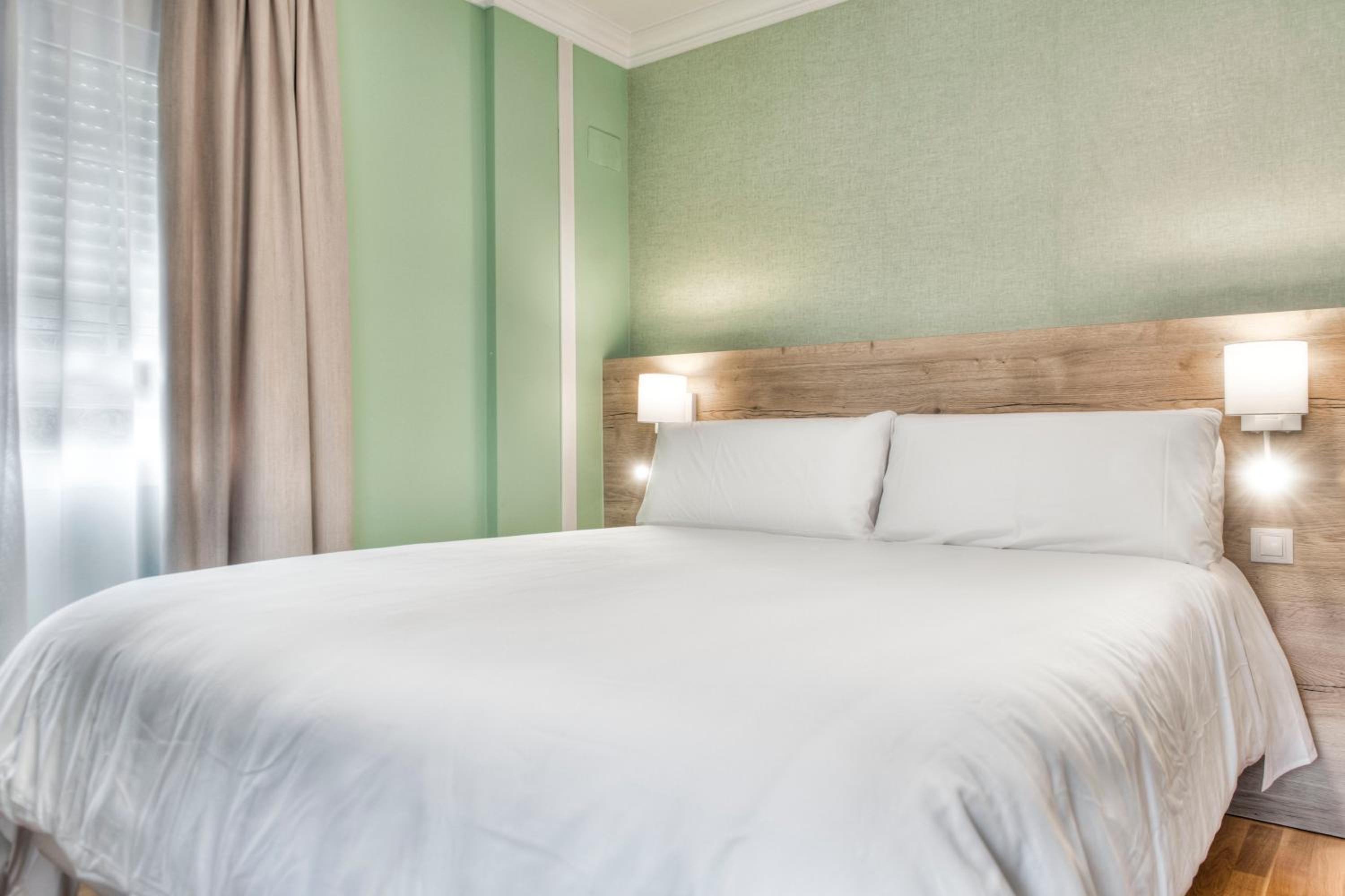 Double Room - Photo 11