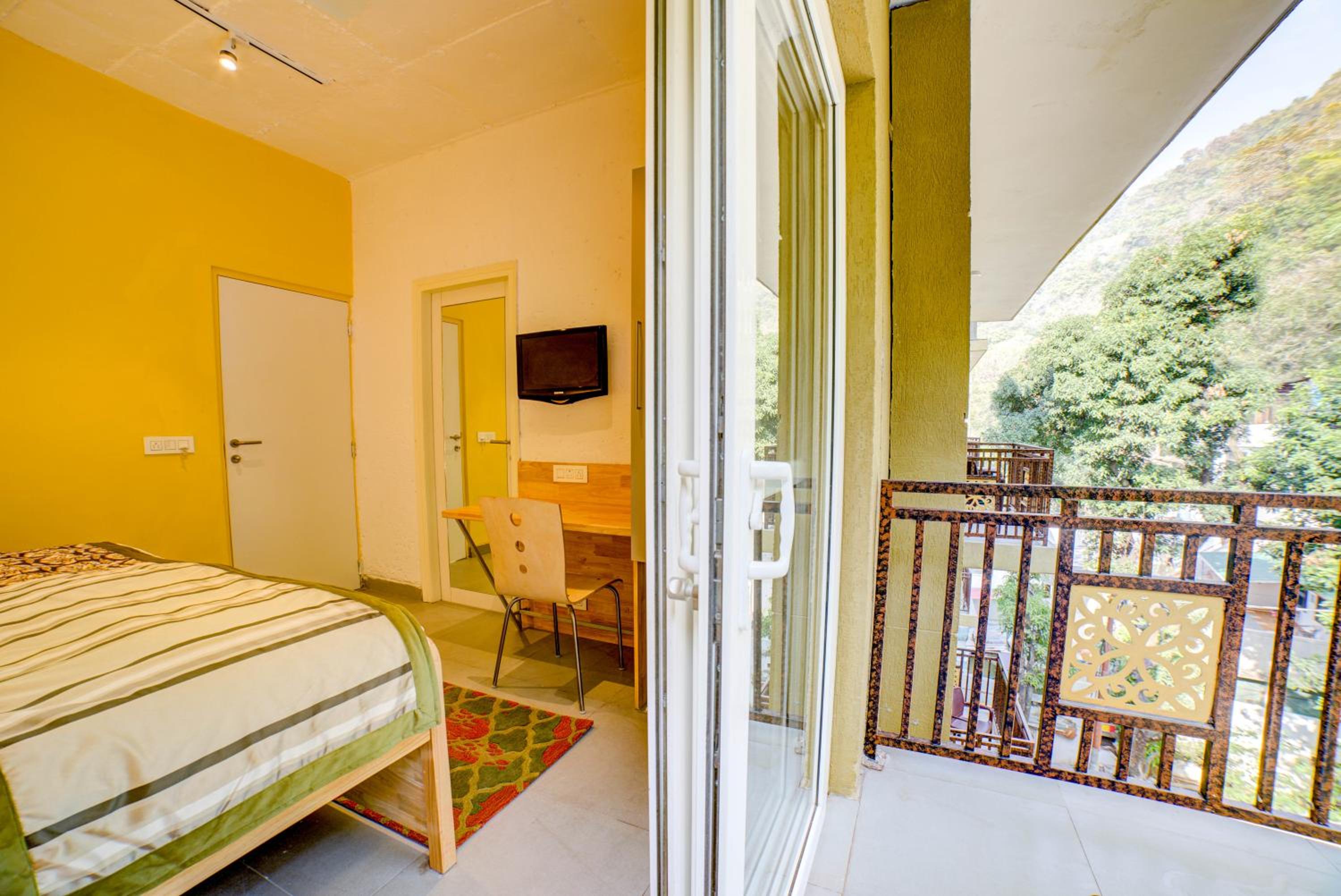 Deluxe Room Forest Facing - Photo 4
