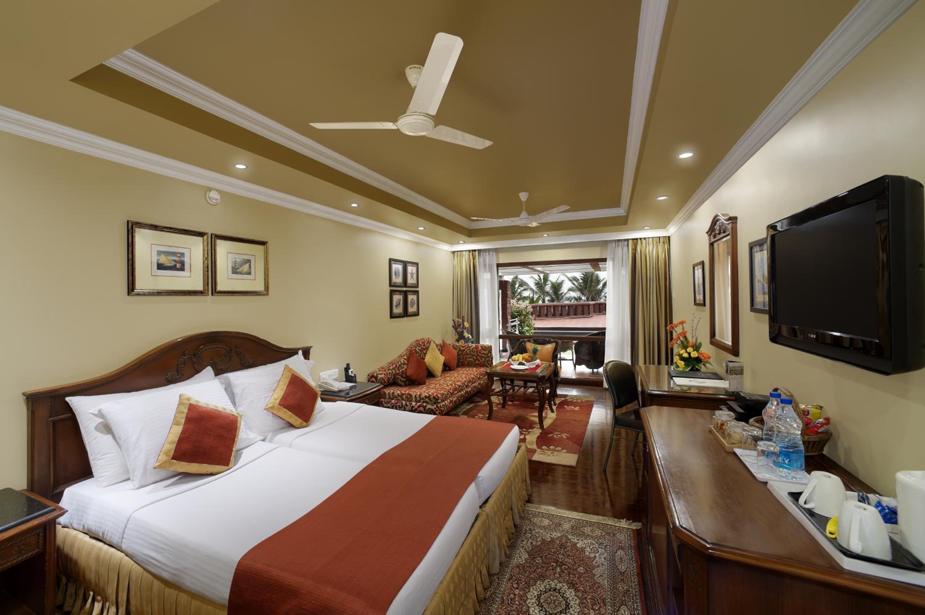 Deluxe Cottage King -  10% Discount on Foods & Soft Beverages* | 15% Discounts on Laundry Services* | INR 500 spa credit during your stay on selective Massage services. TnC Apply.* | Free Mini-bar - 2 cans of soft Beverages (Once on Arrival)  - Photo 4