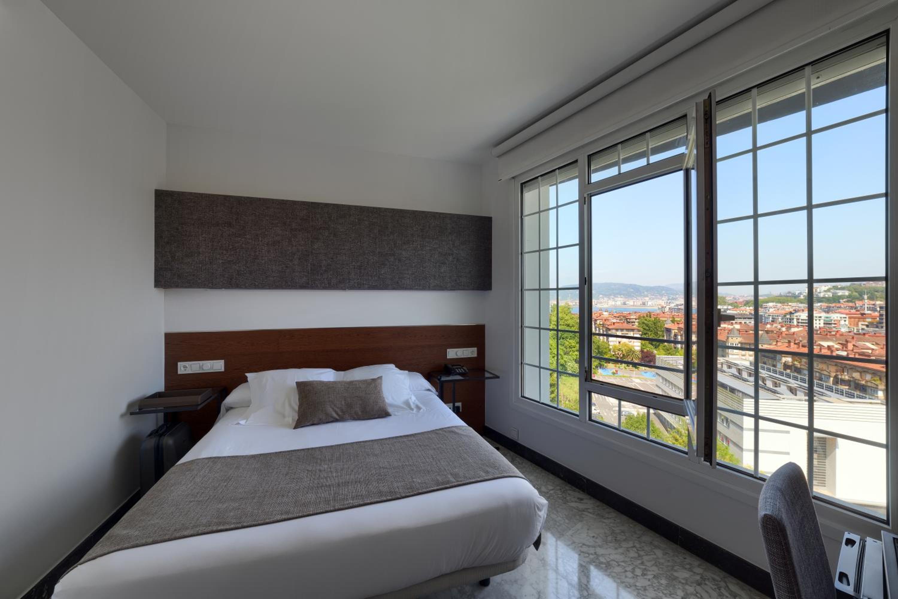 Double Room - Photo 3