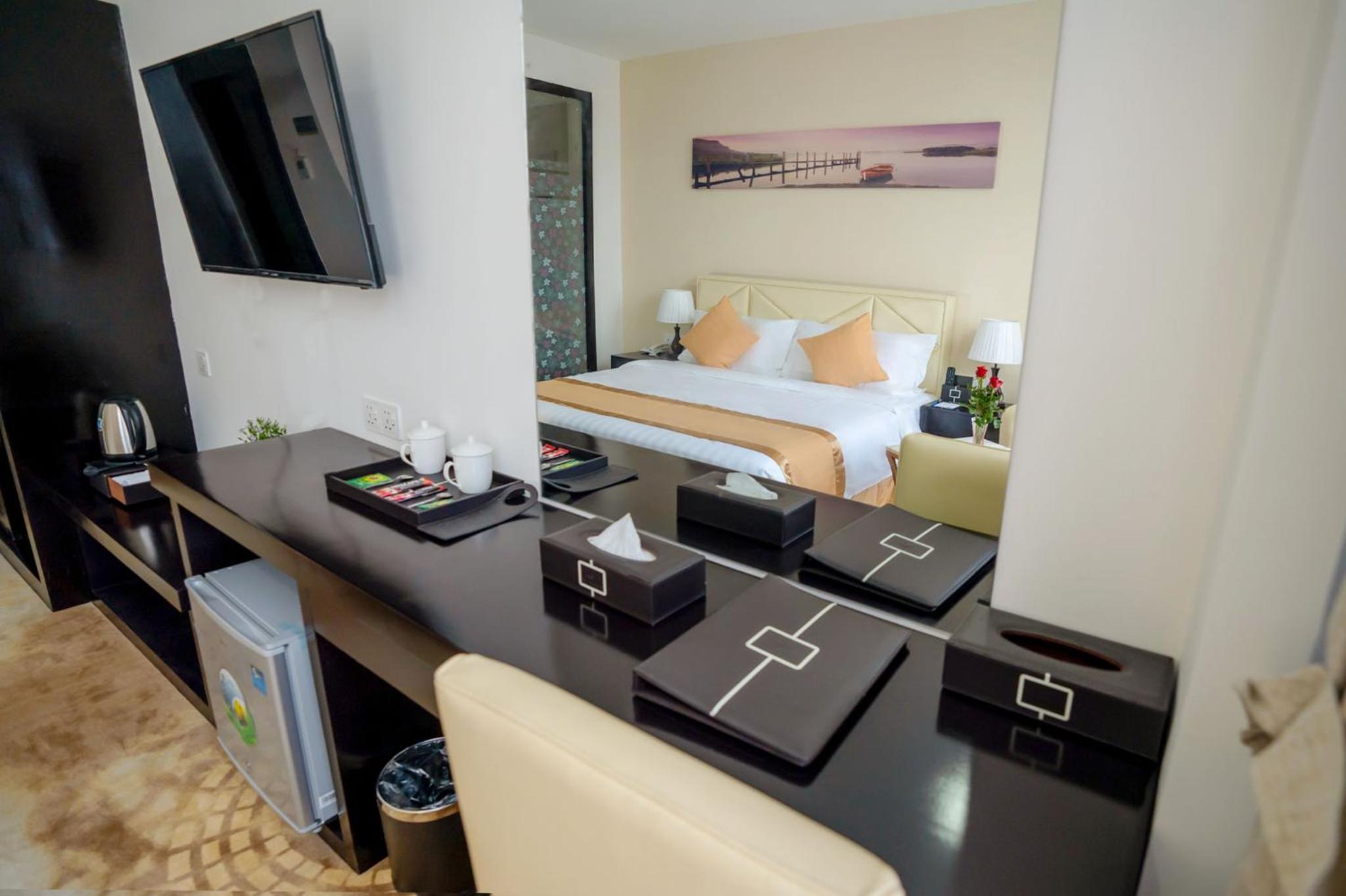 Standard Double Room - Photo 11