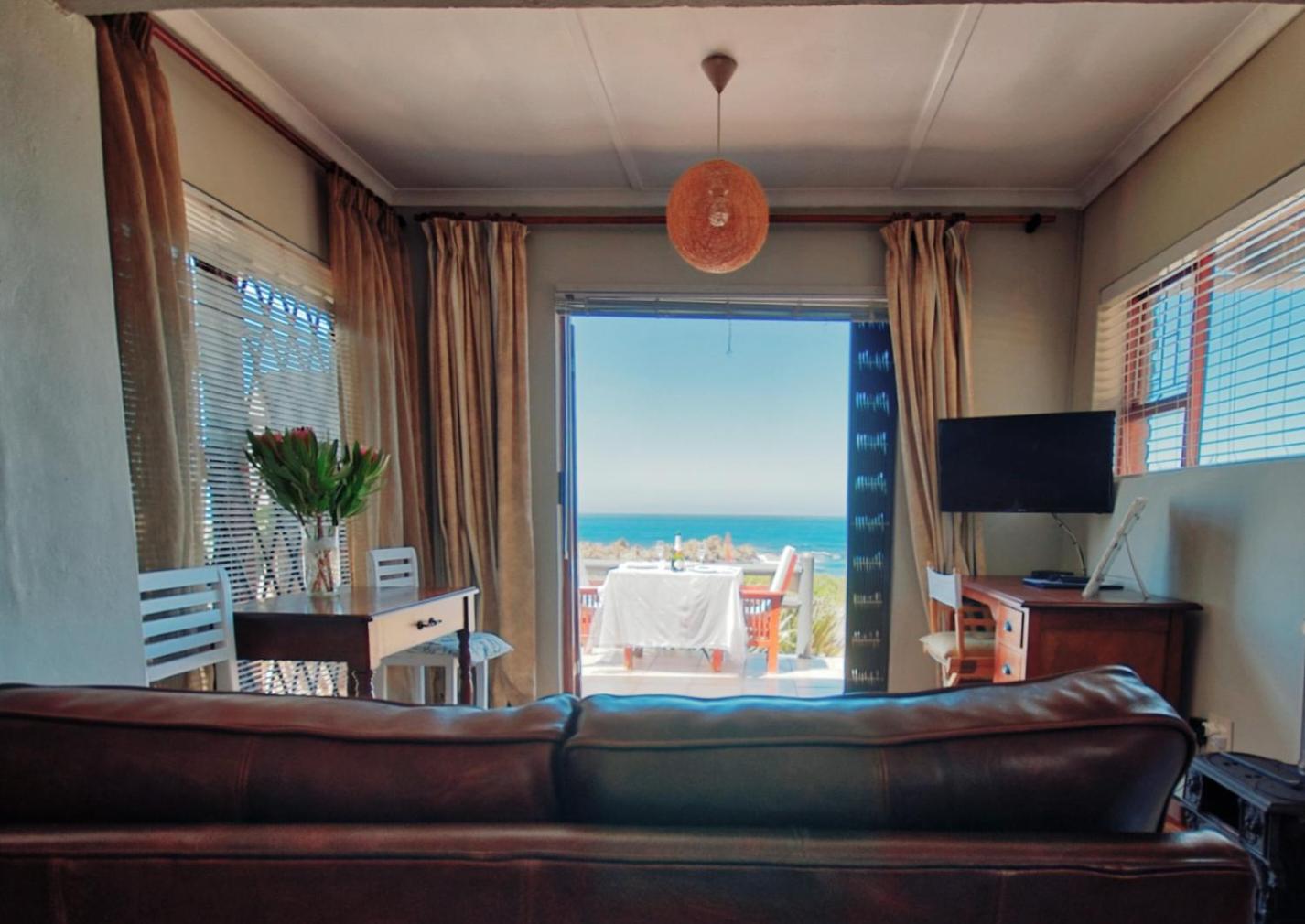 One-Bedroom Apartment - Sea Front - Photo 26