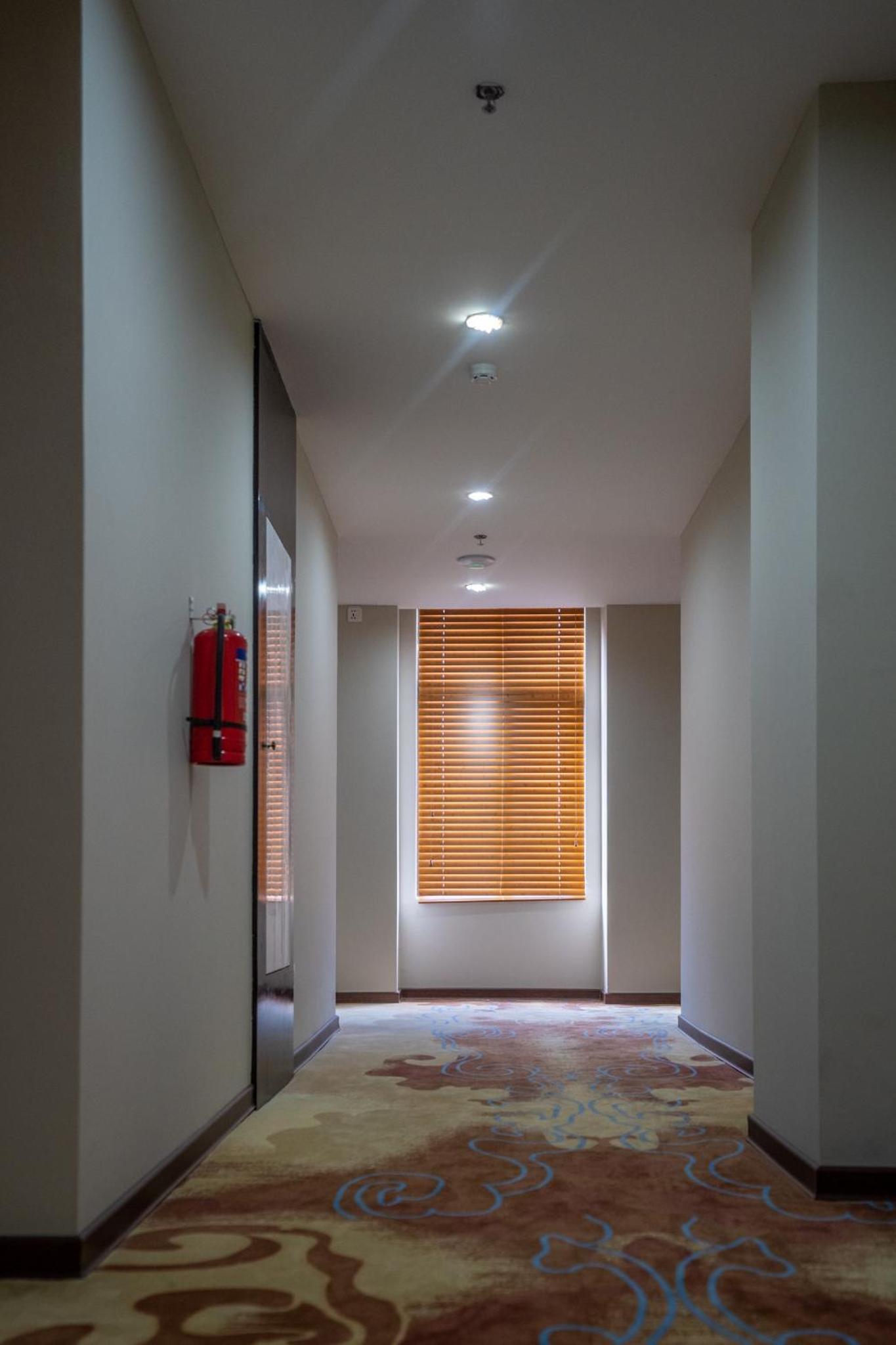 Deluxe Double Room - Photo 8