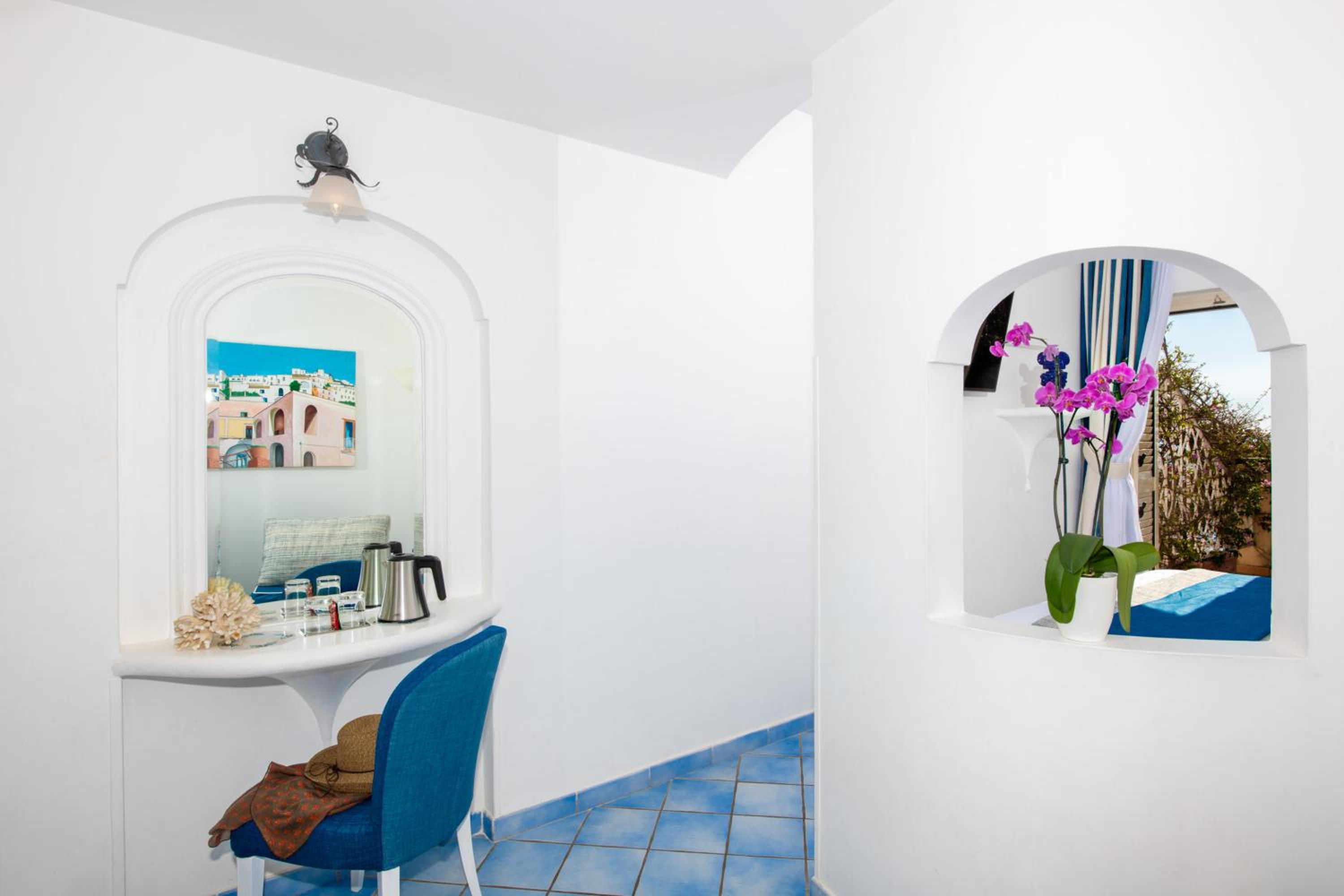 Double Room with Sea View - Photo 27