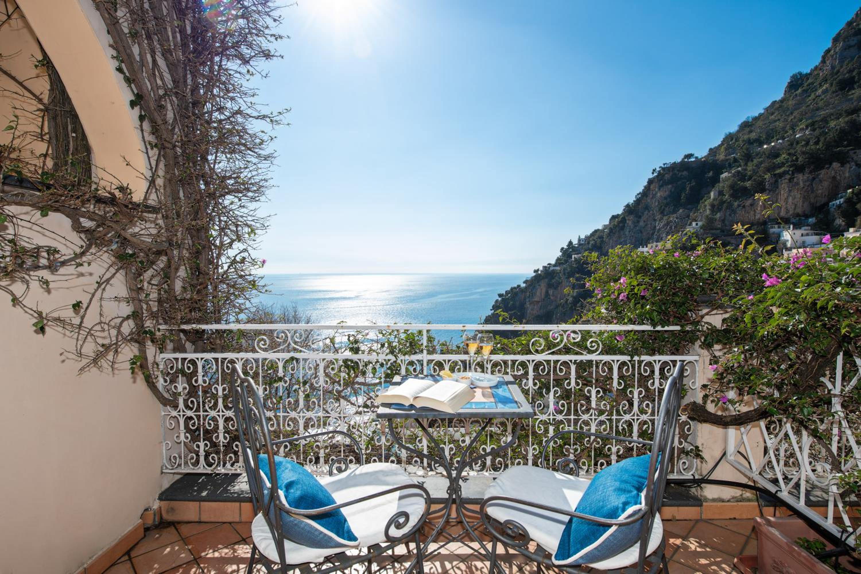 Double Room with Sea View - Photo 29