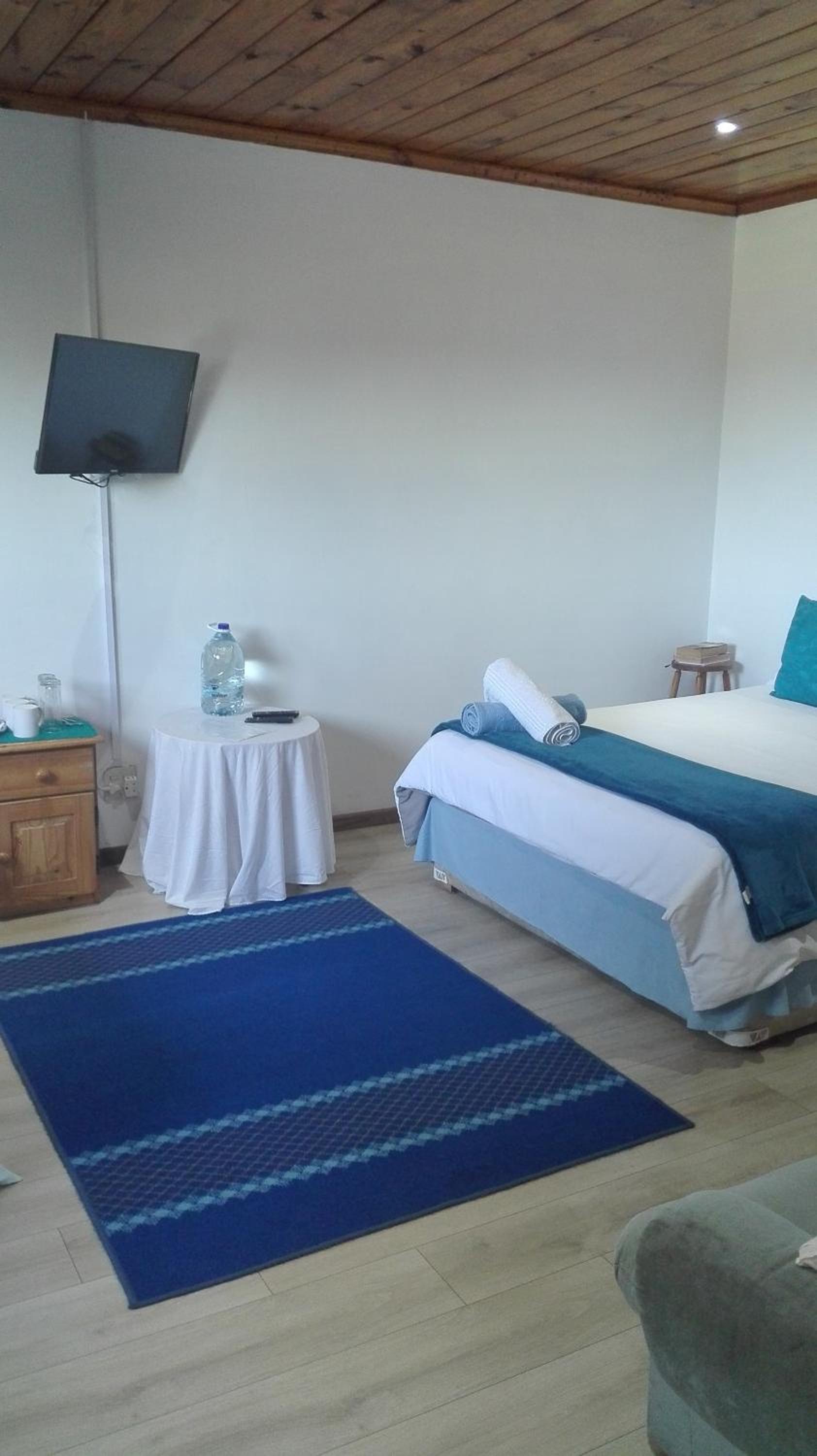 Double or Twin Room with Shower - Photo 1