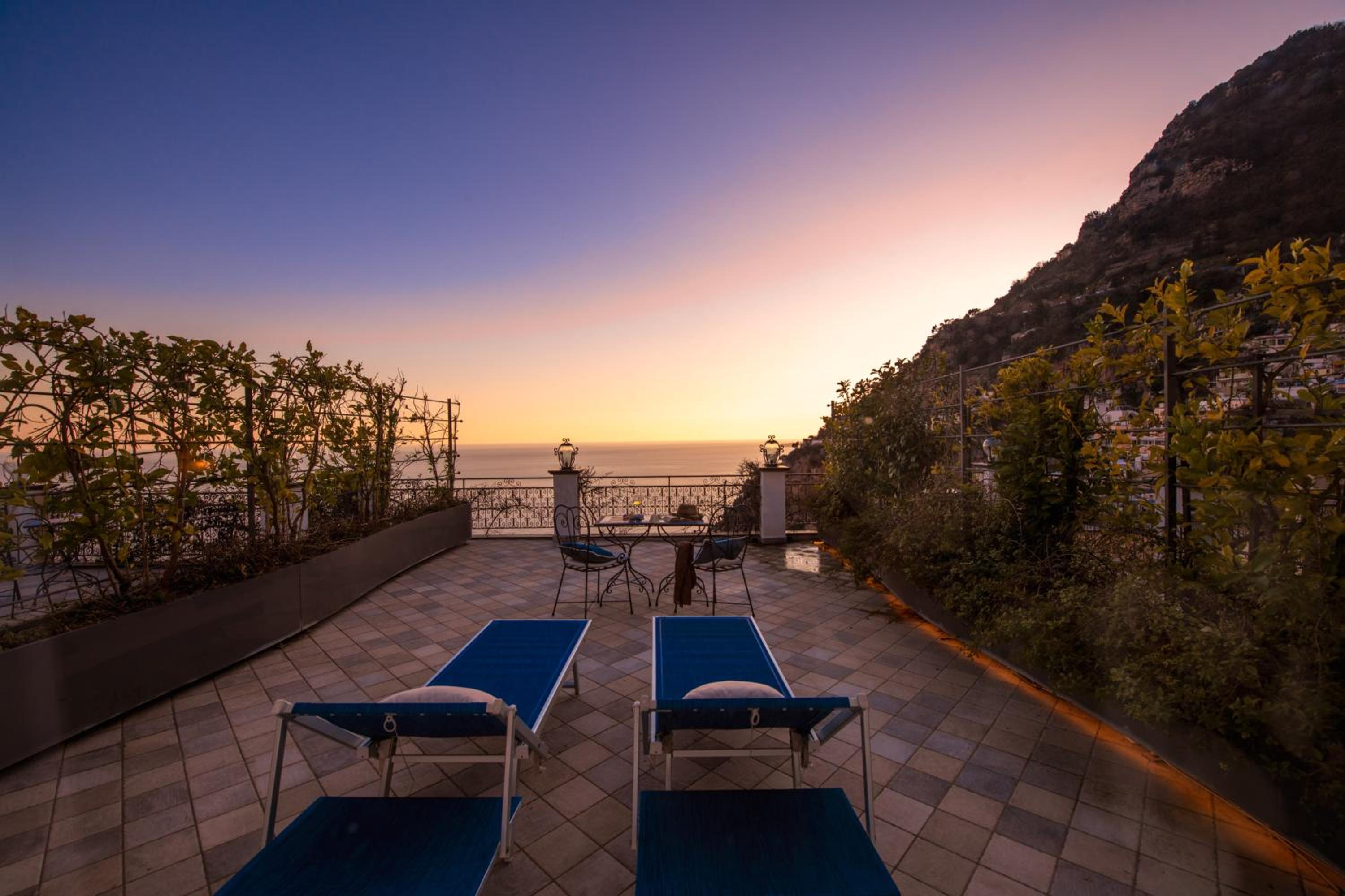 Double Room with Sea View - Photo 23