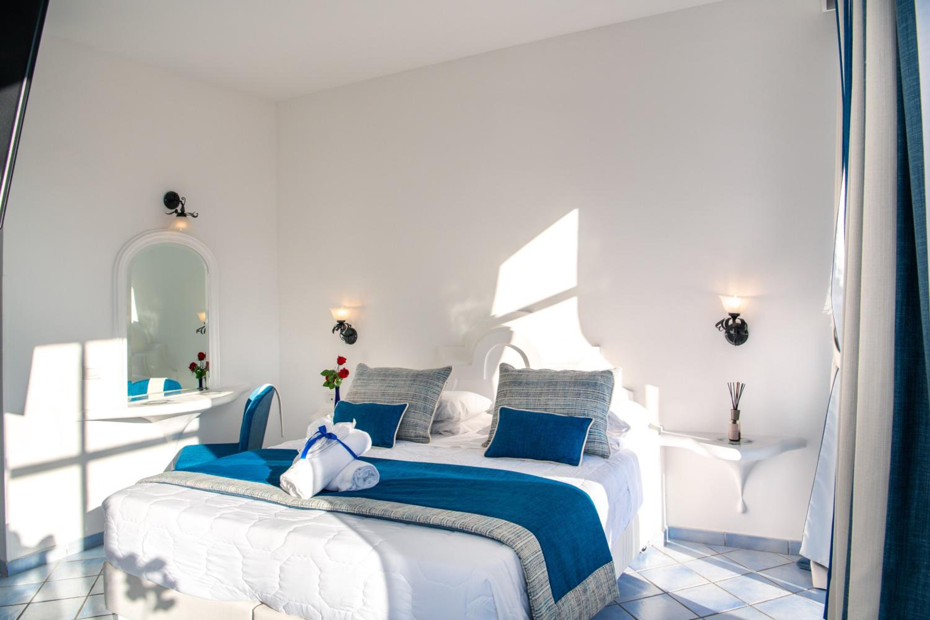 Double Room with Sea View - Photo 14