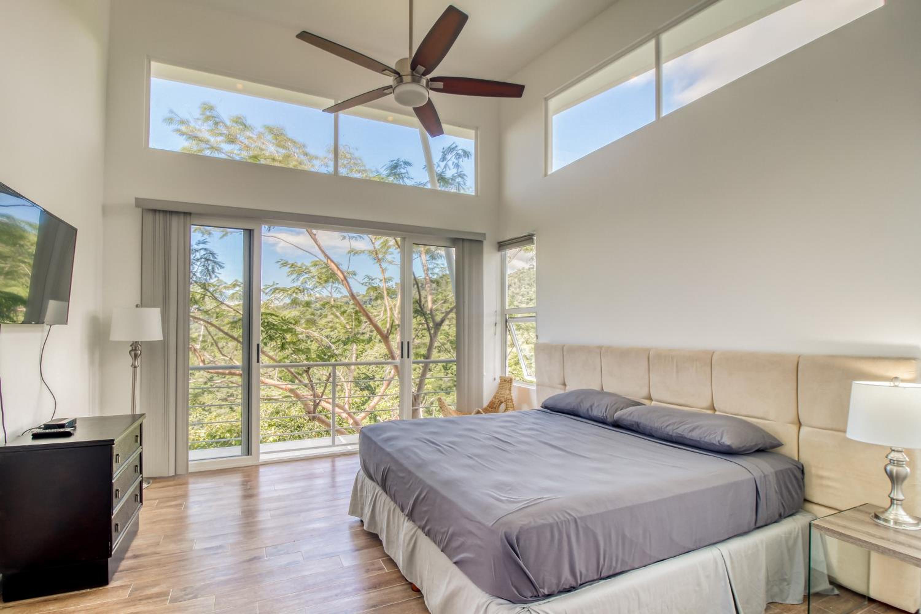 Three-Bedroom Vacation Home photo 3