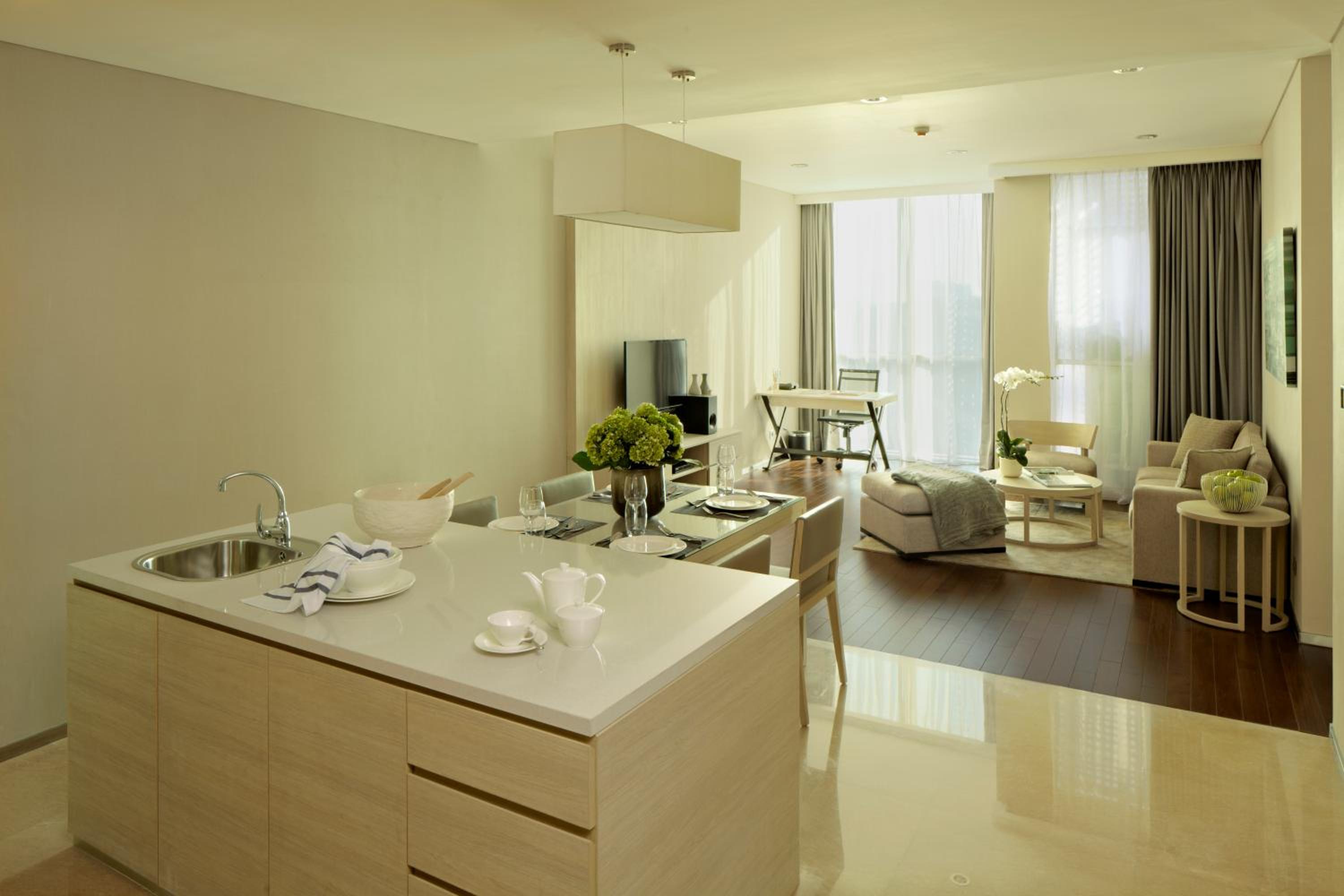 Executive Two-Bedroom Apartment - Photo 3