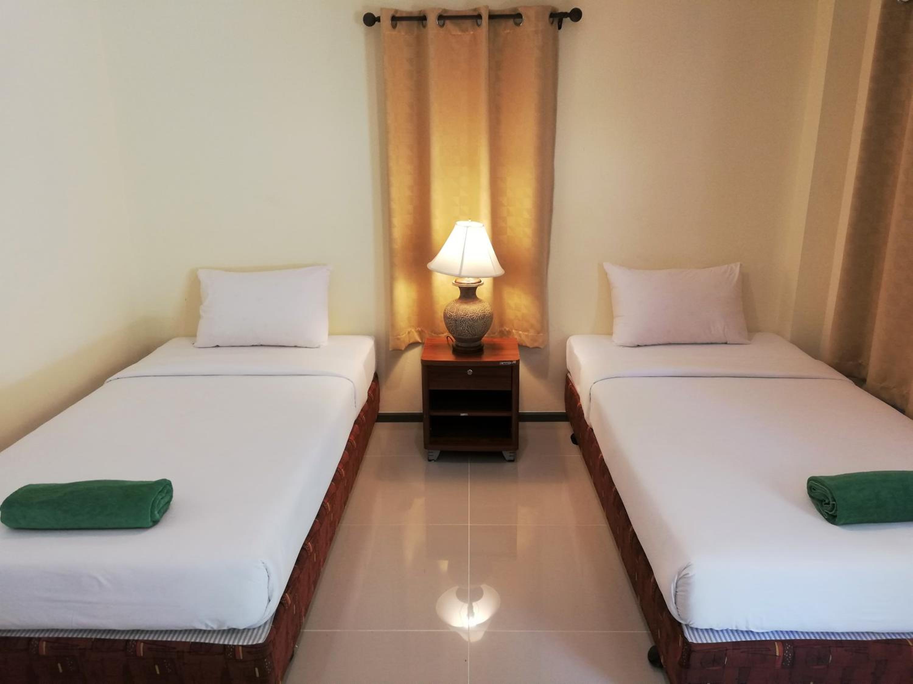 Standard Twin Room - Photo 2