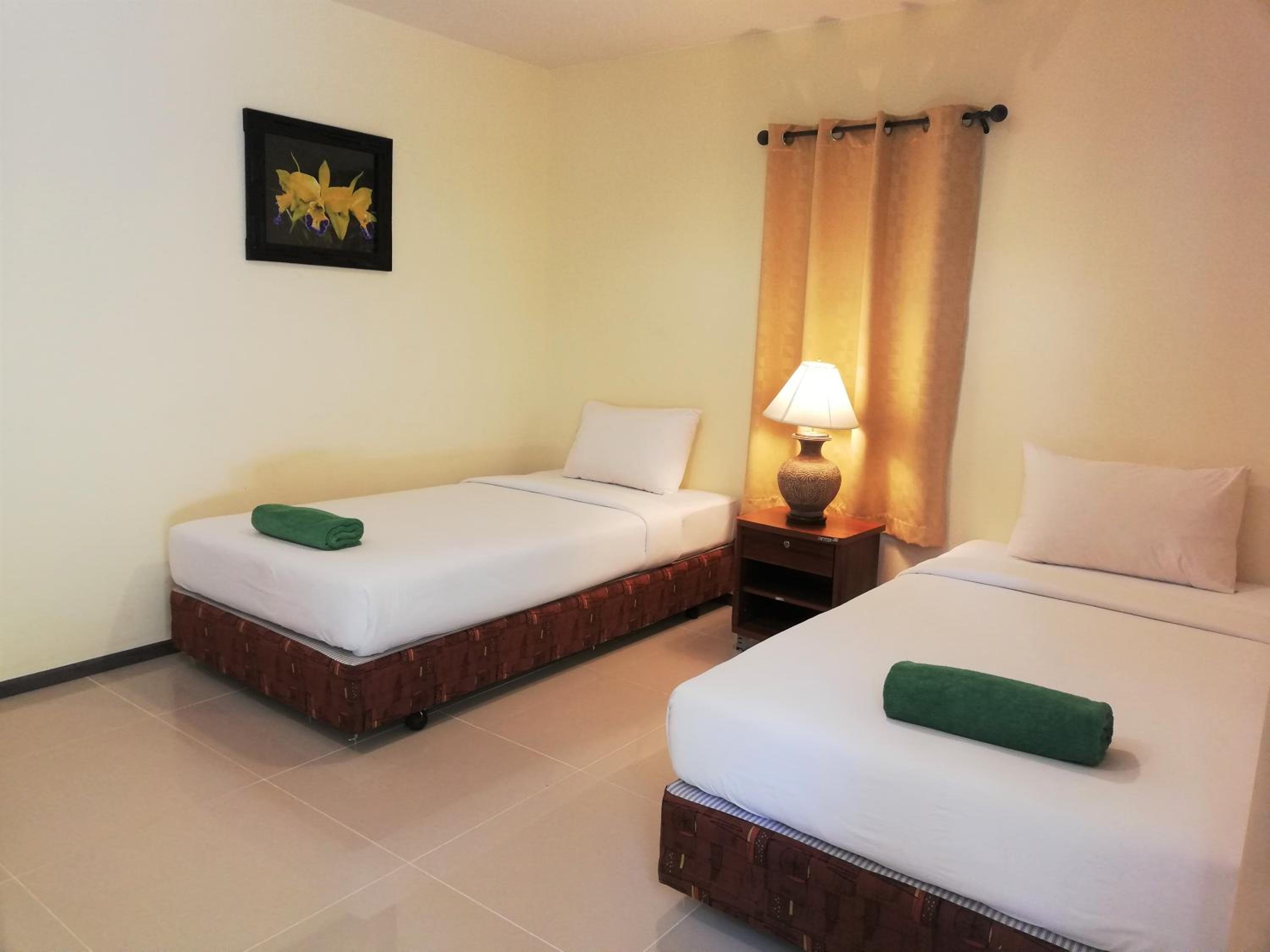 Standard Twin Room - Photo 1