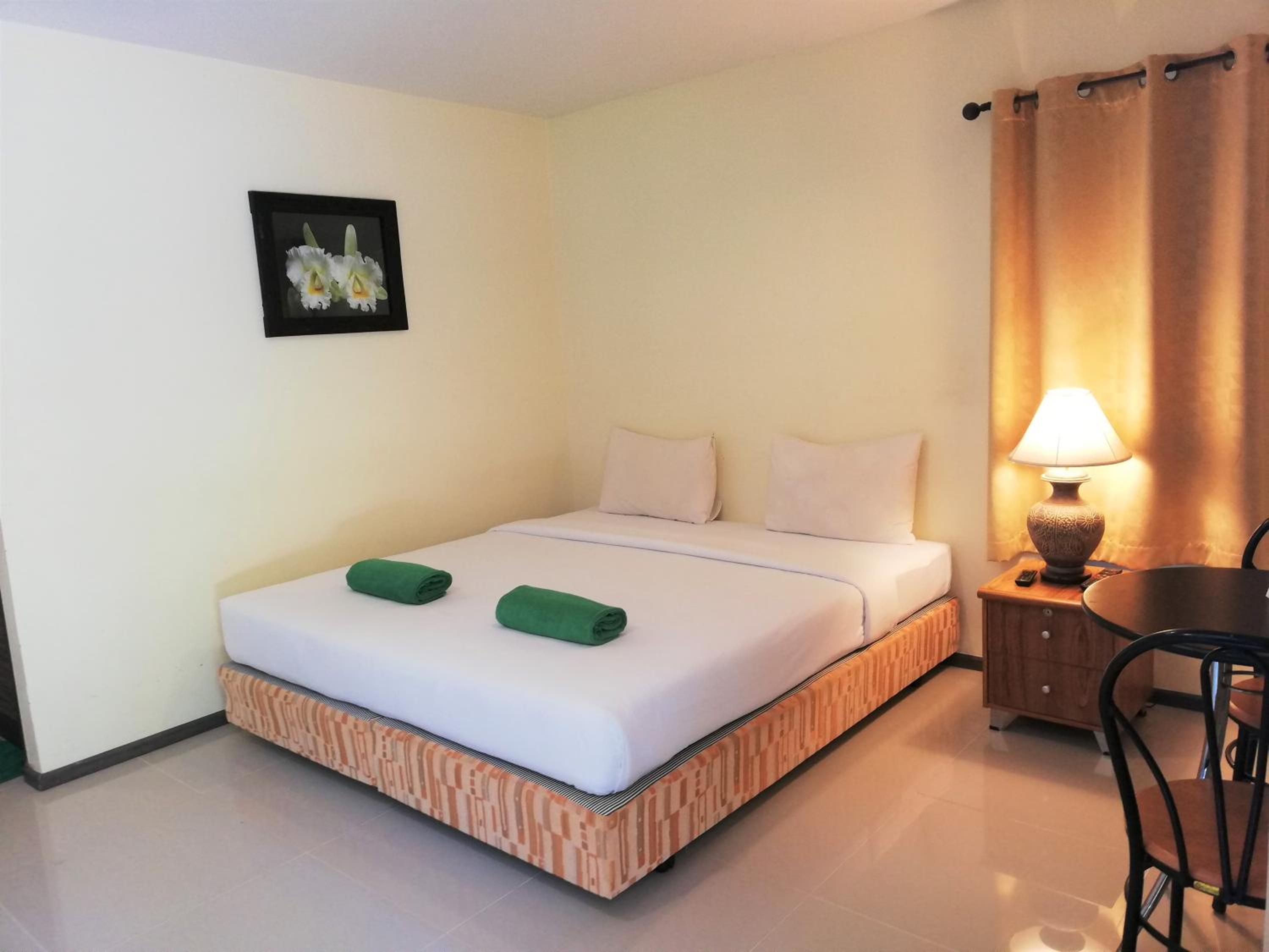 Standard King Room - Photo 1