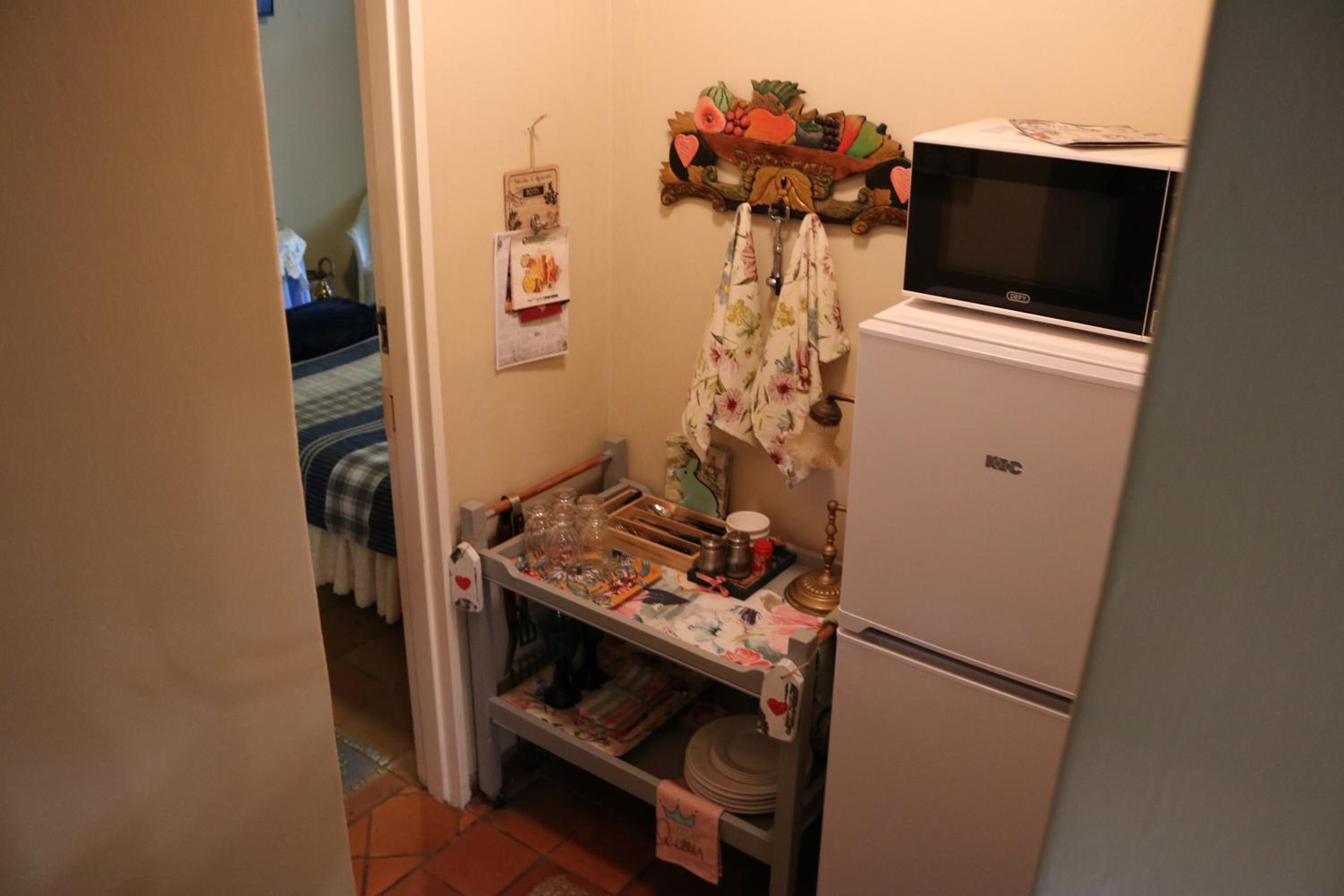 Standard Twin Room - Photo 10