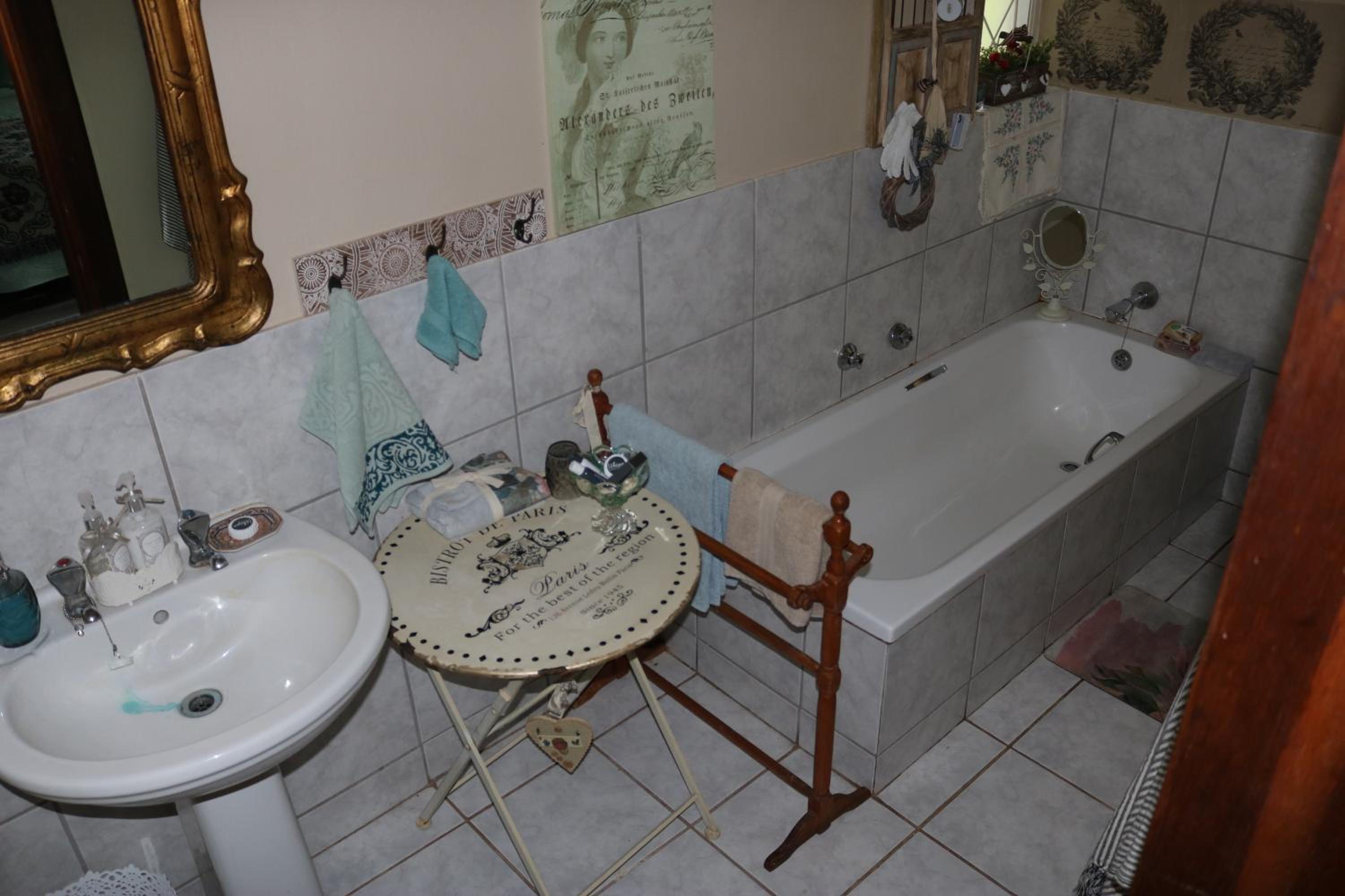 Deluxe Queen Room - Photo 4