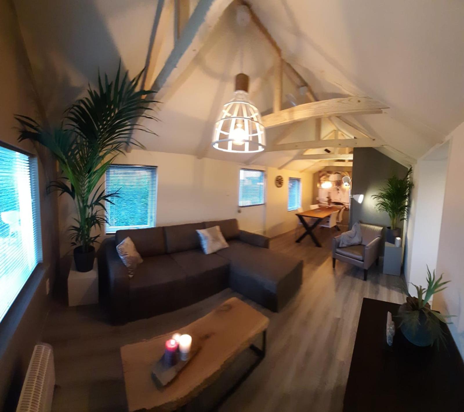 One-Bedroom House photo 1