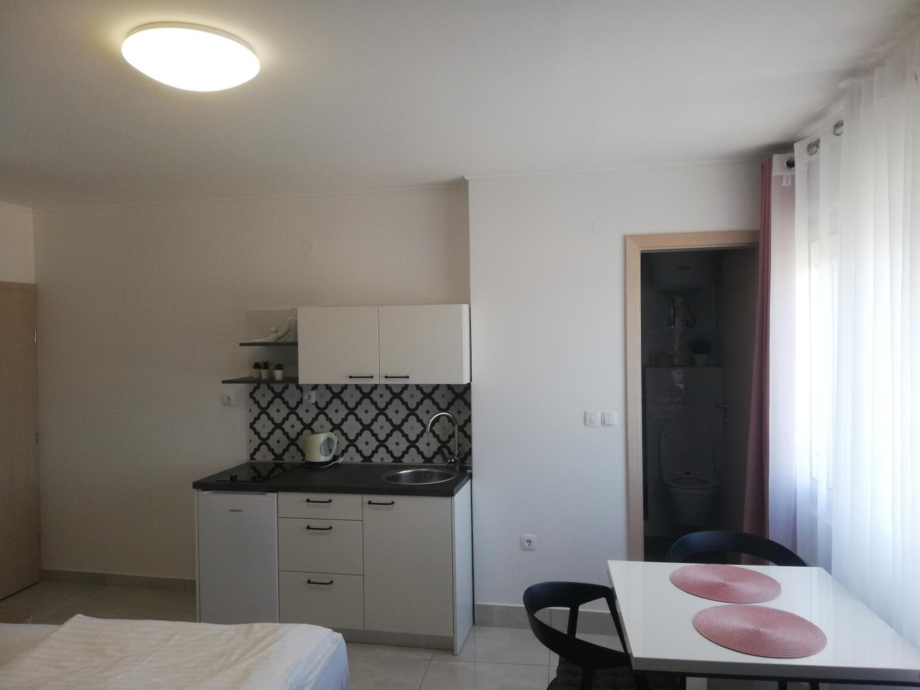 Apartment with Sea View - Photo 9