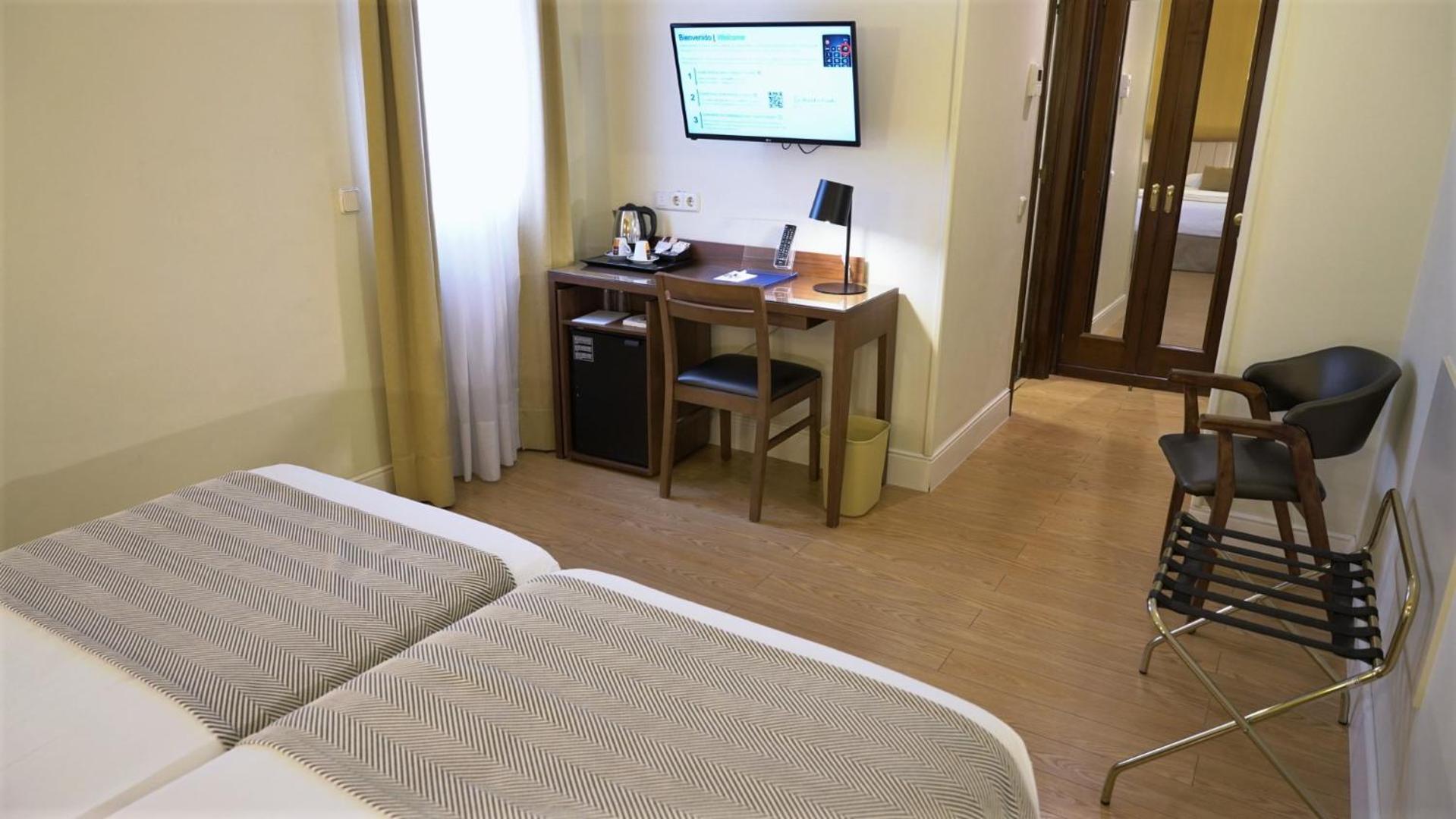 Double or Twin Room photo 2