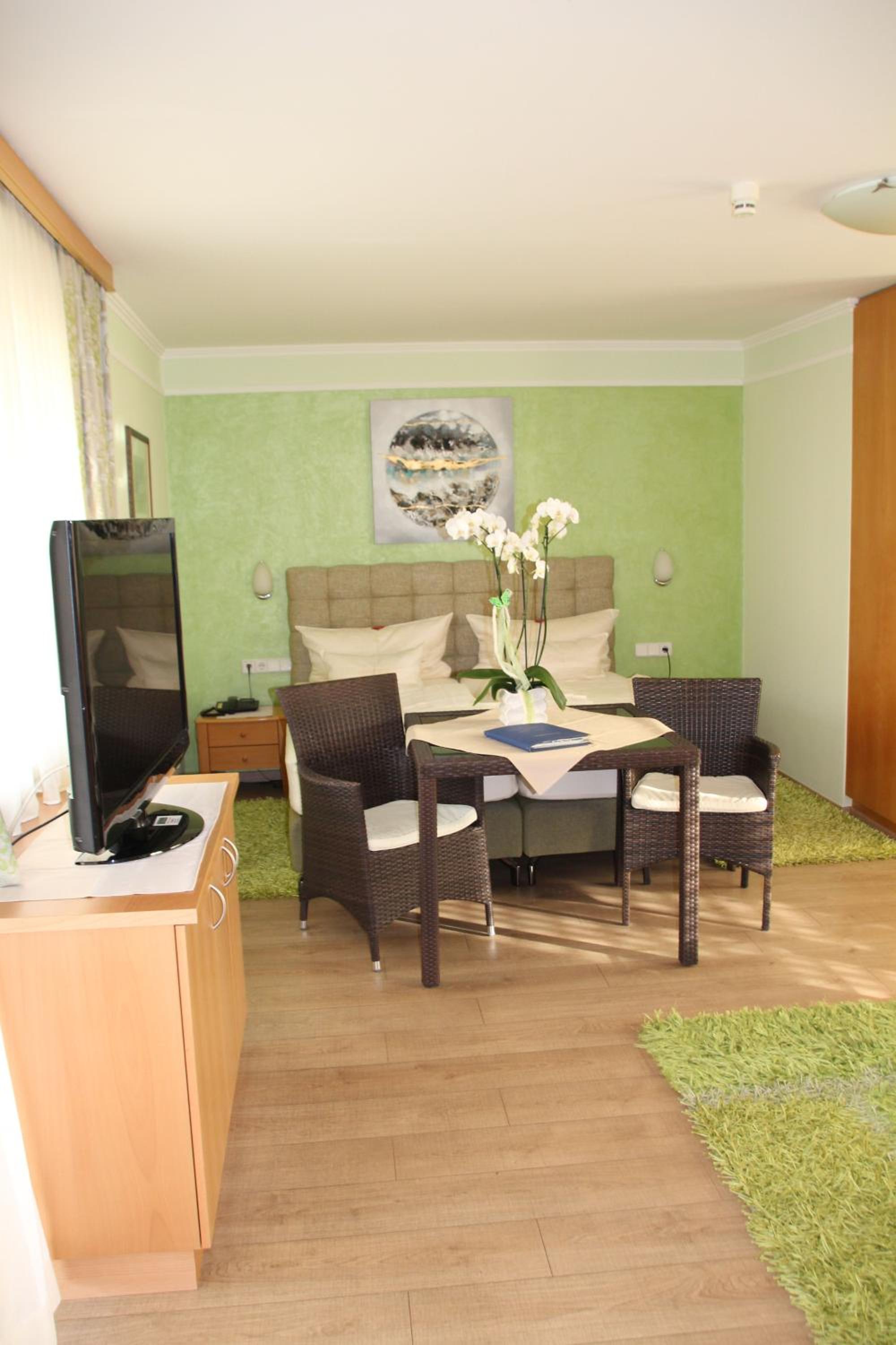 Double Room - Photo 7