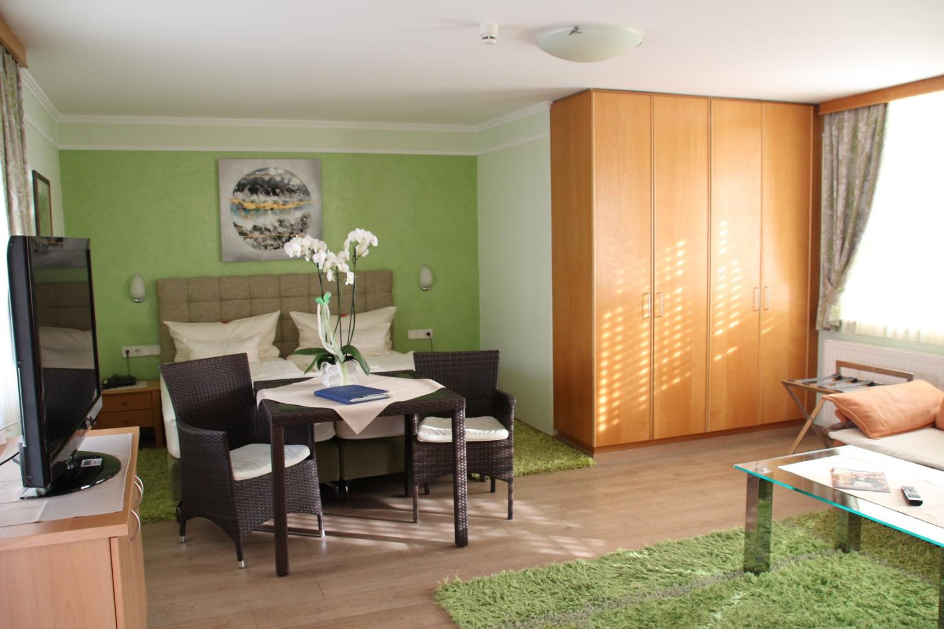 Double Room - Photo 6