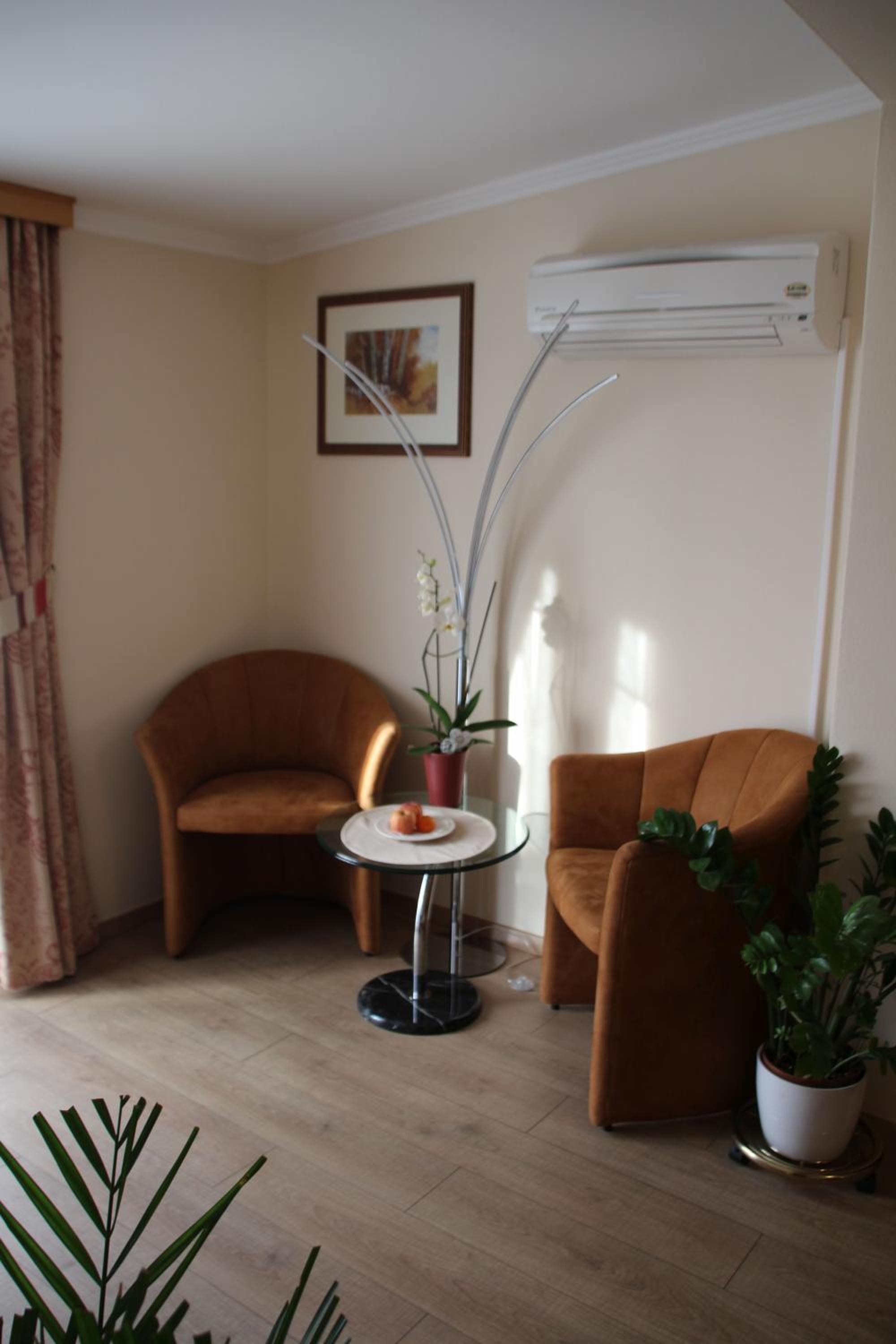 Double Room - Photo 10