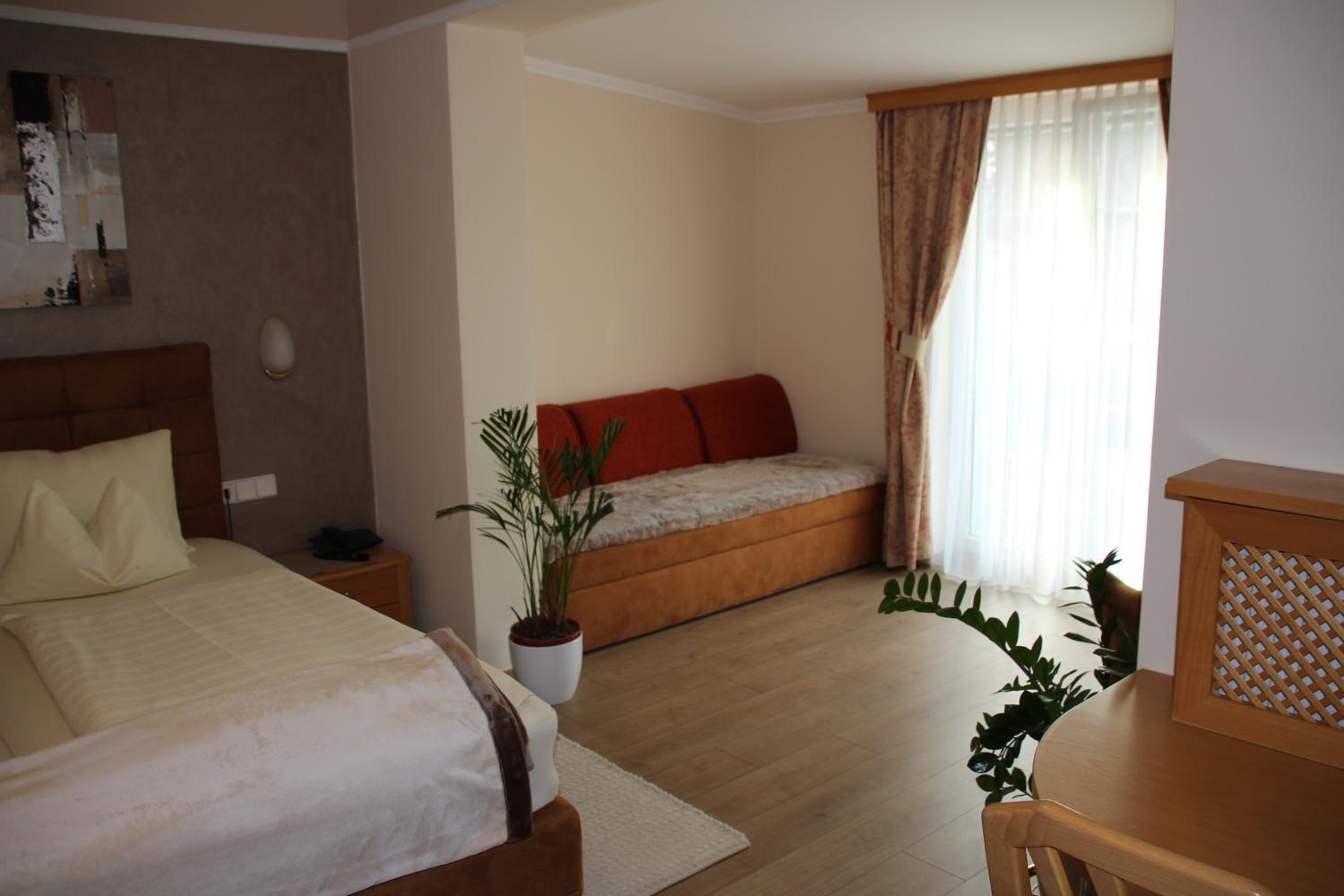 Double Room - Photo 11