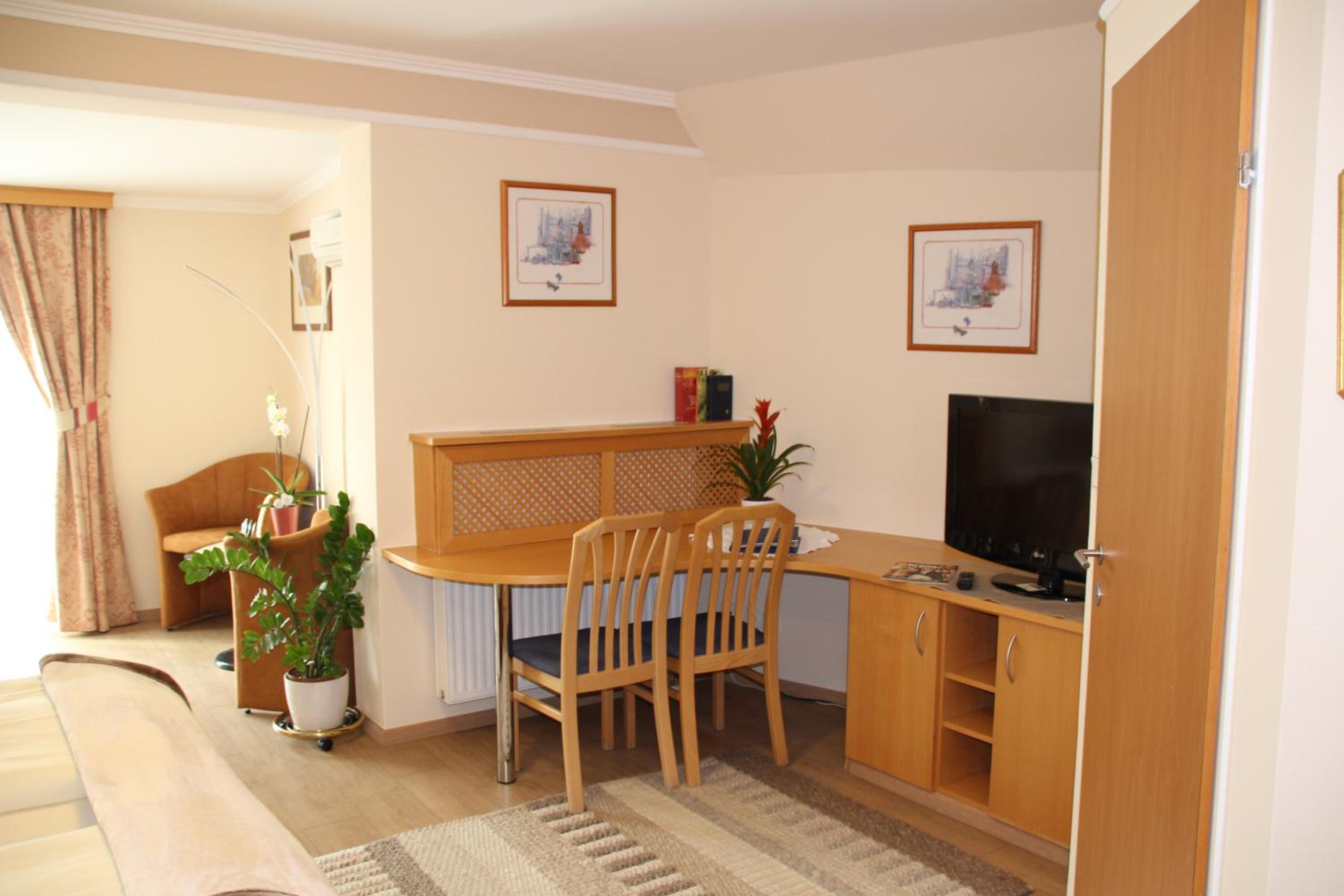 Double Room - Photo 13
