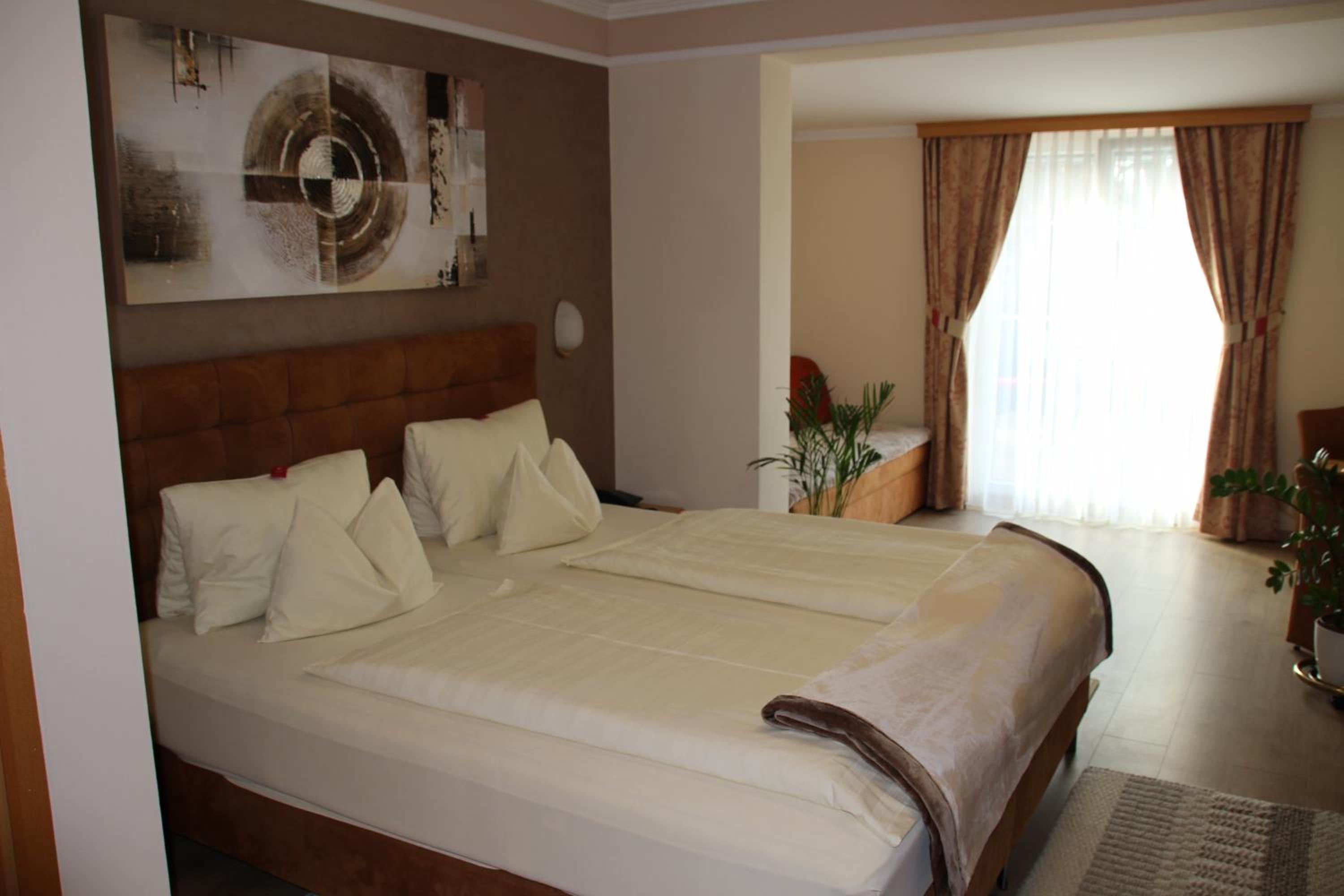 Double Room - Photo 4
