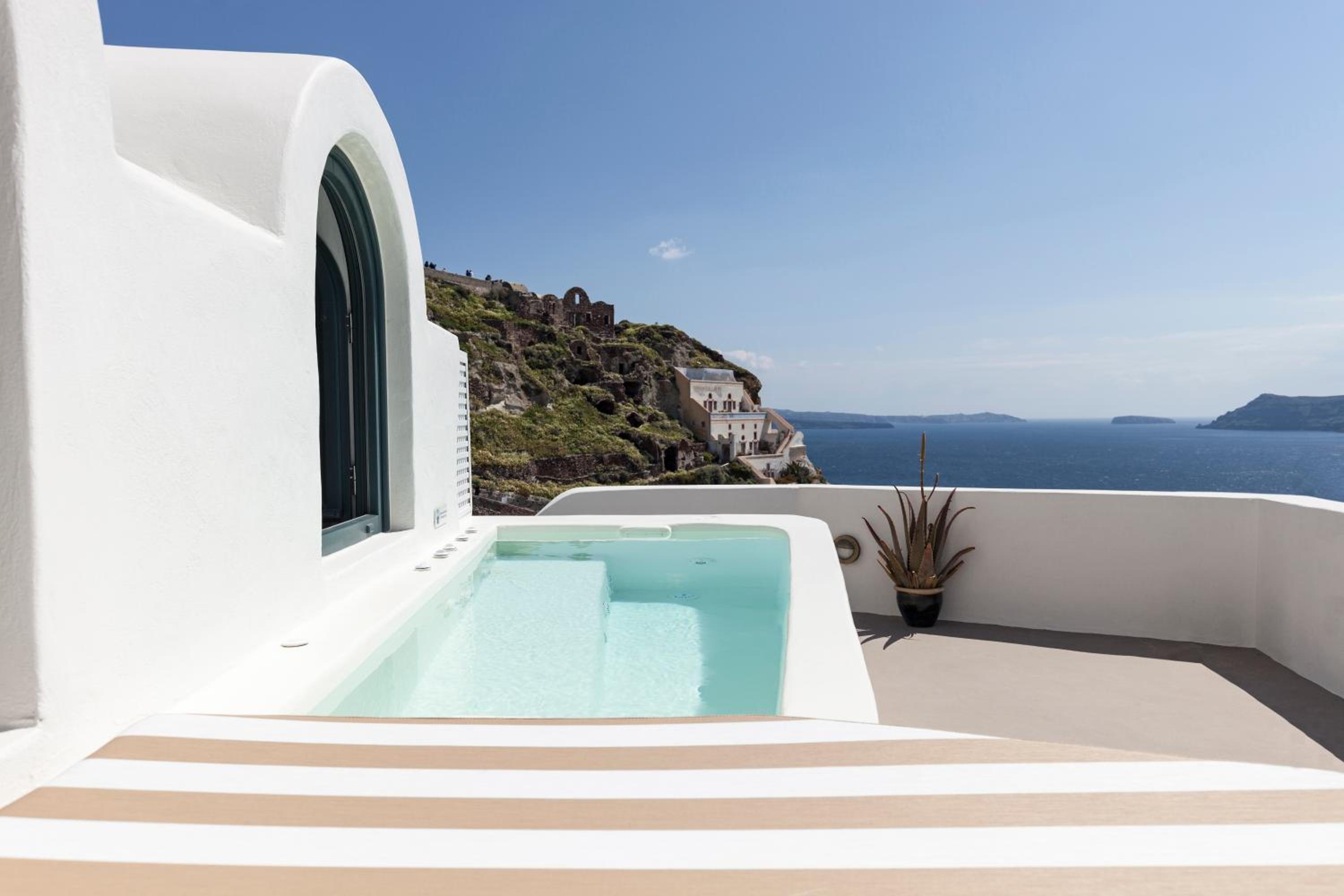 The Cave House - Photo 2