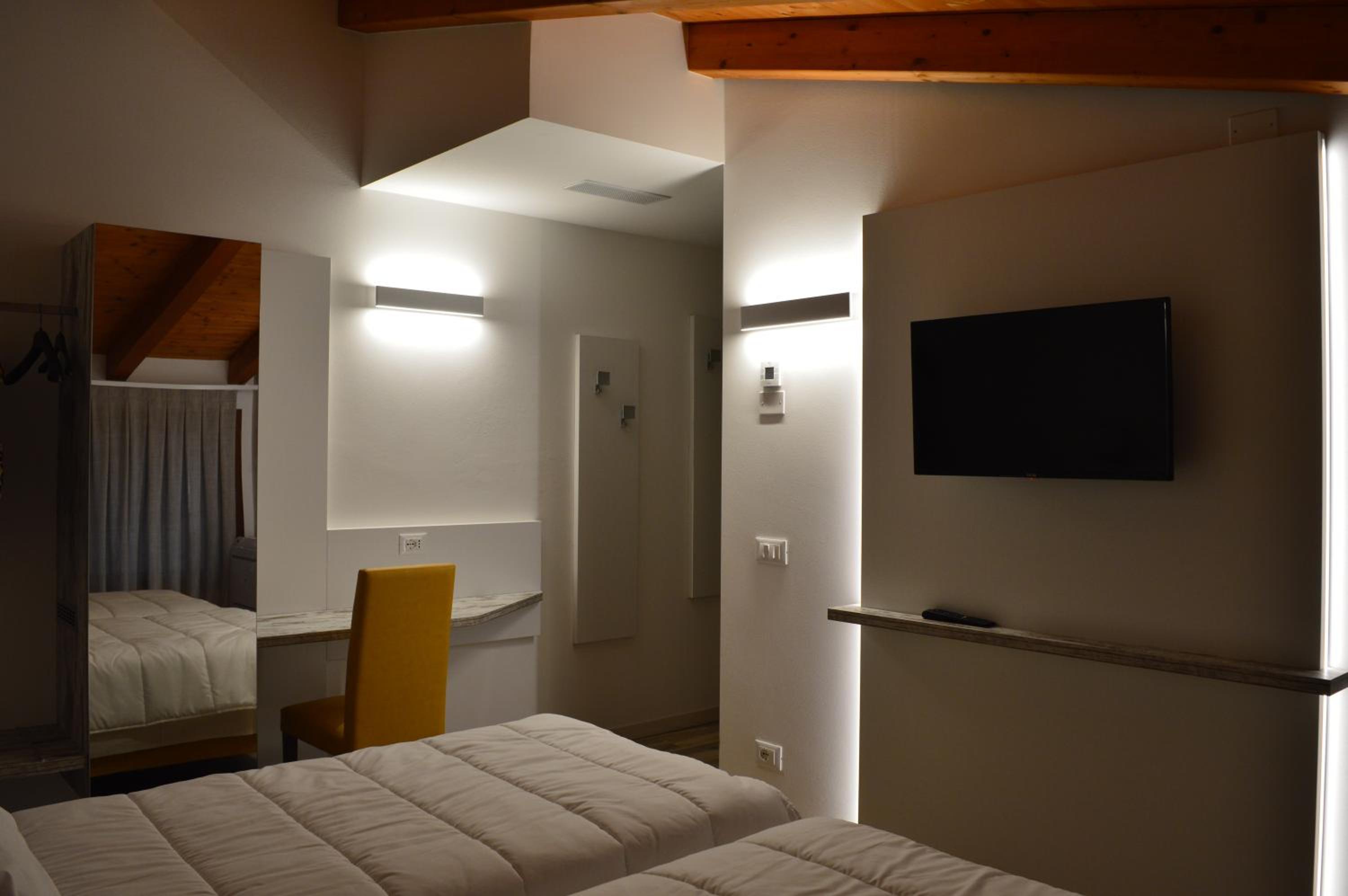 Double or Twin Room - Photo 1