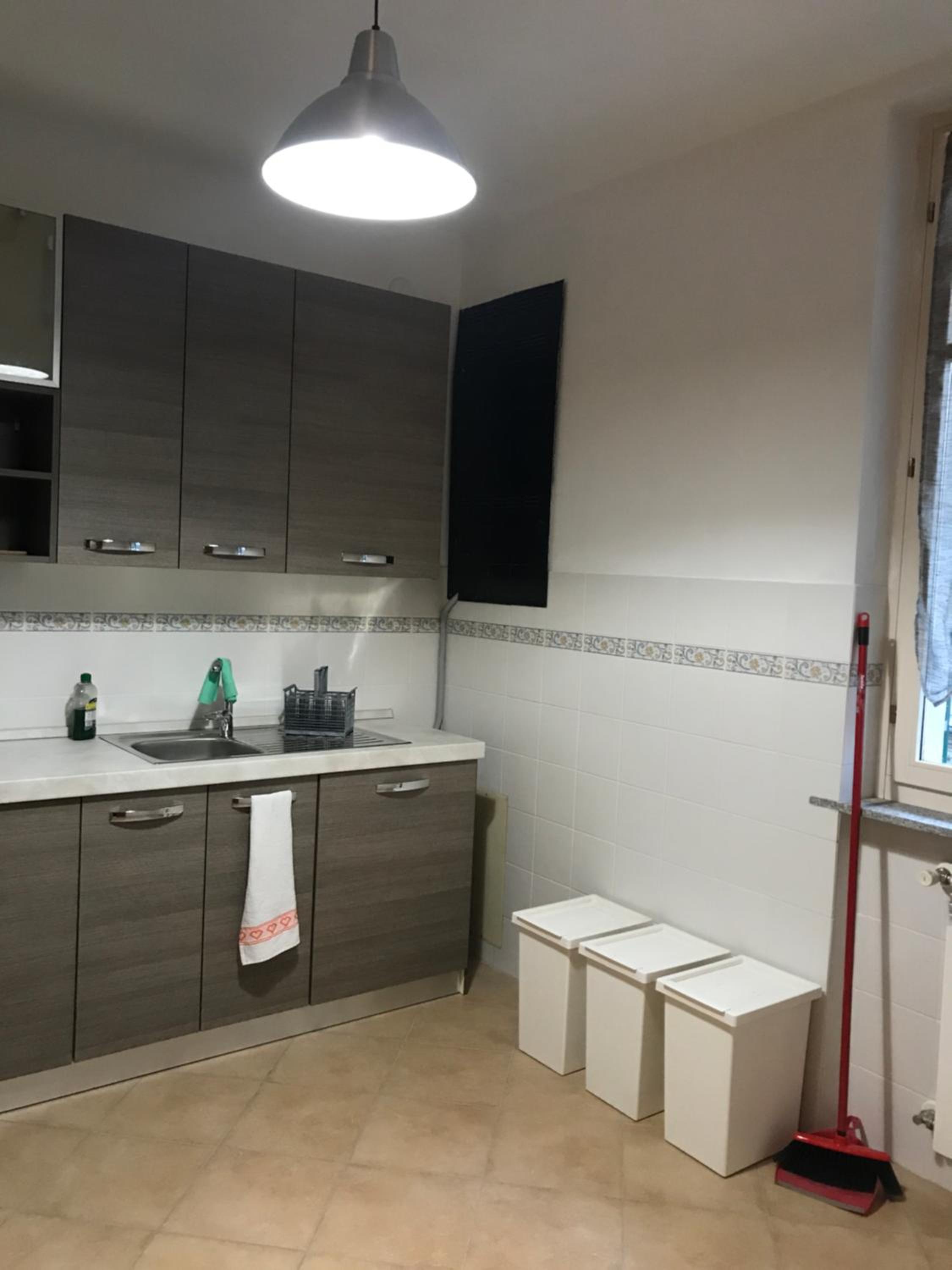 Deluxe Double Room with Shower - Photo 4