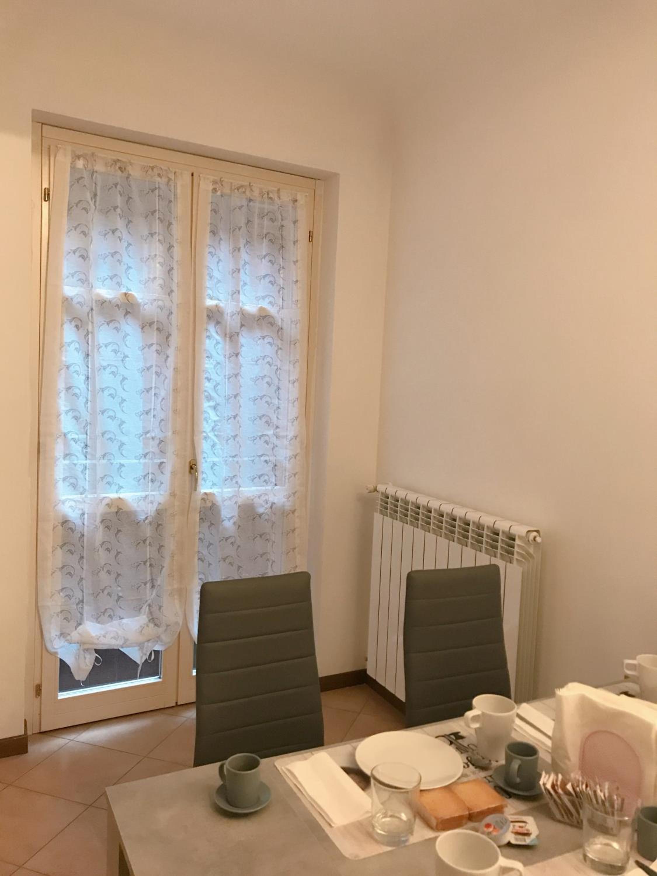 Deluxe Double Room with Shower - Photo 11