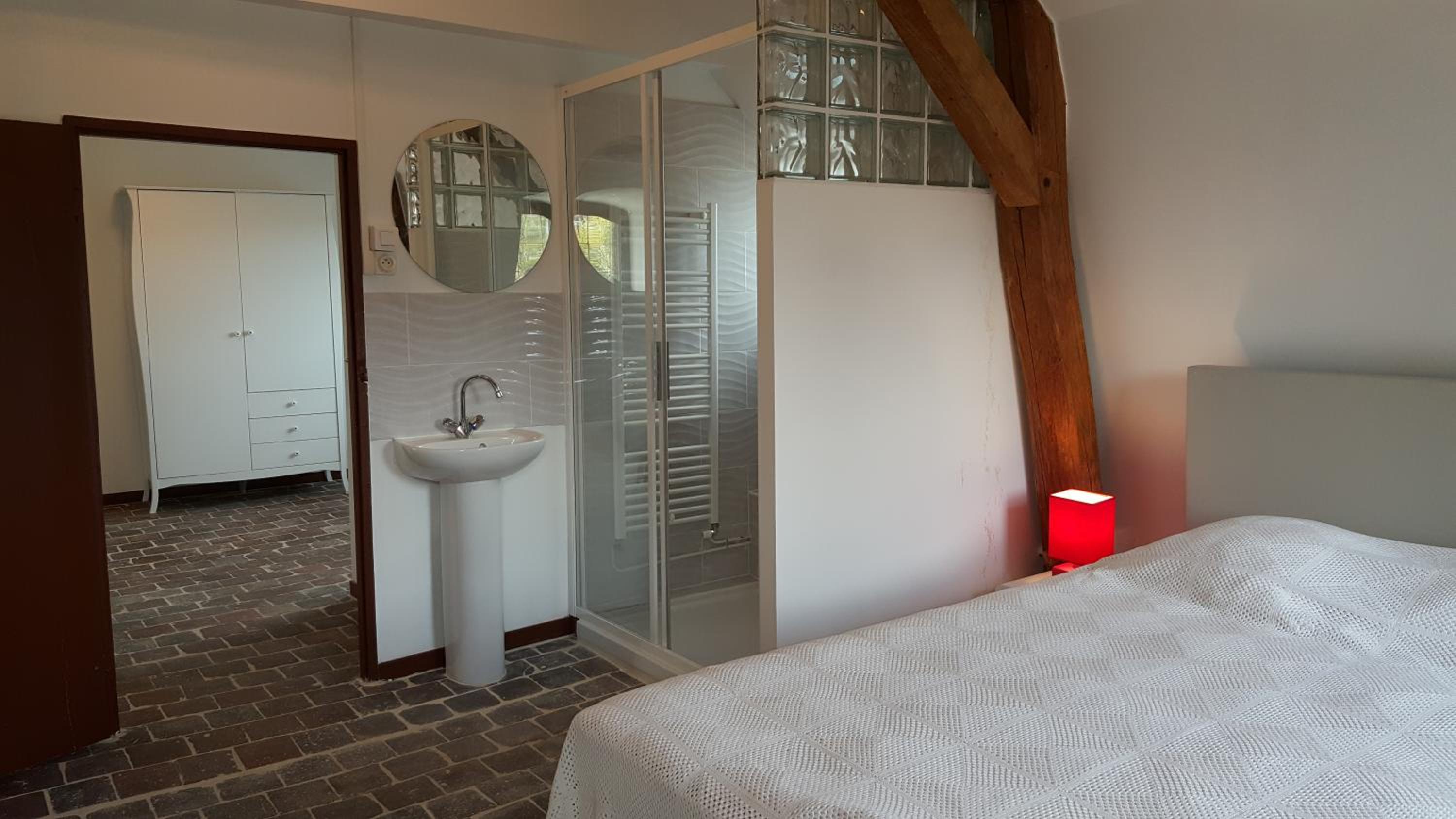 Deluxe Room - Photo 2