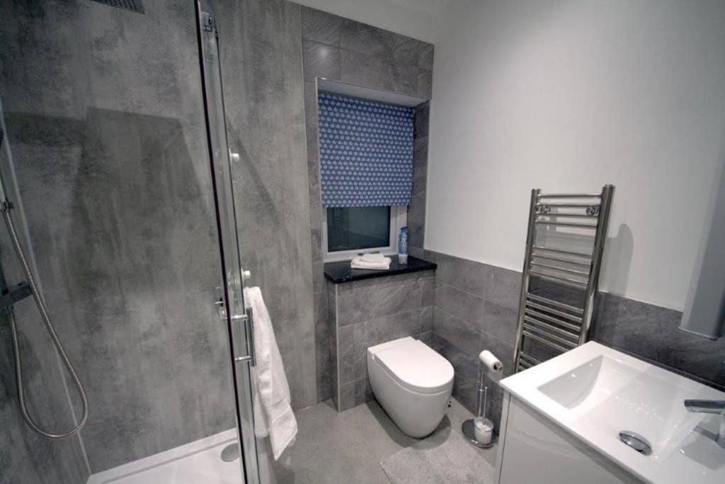 Three-Bedroom House photo 2