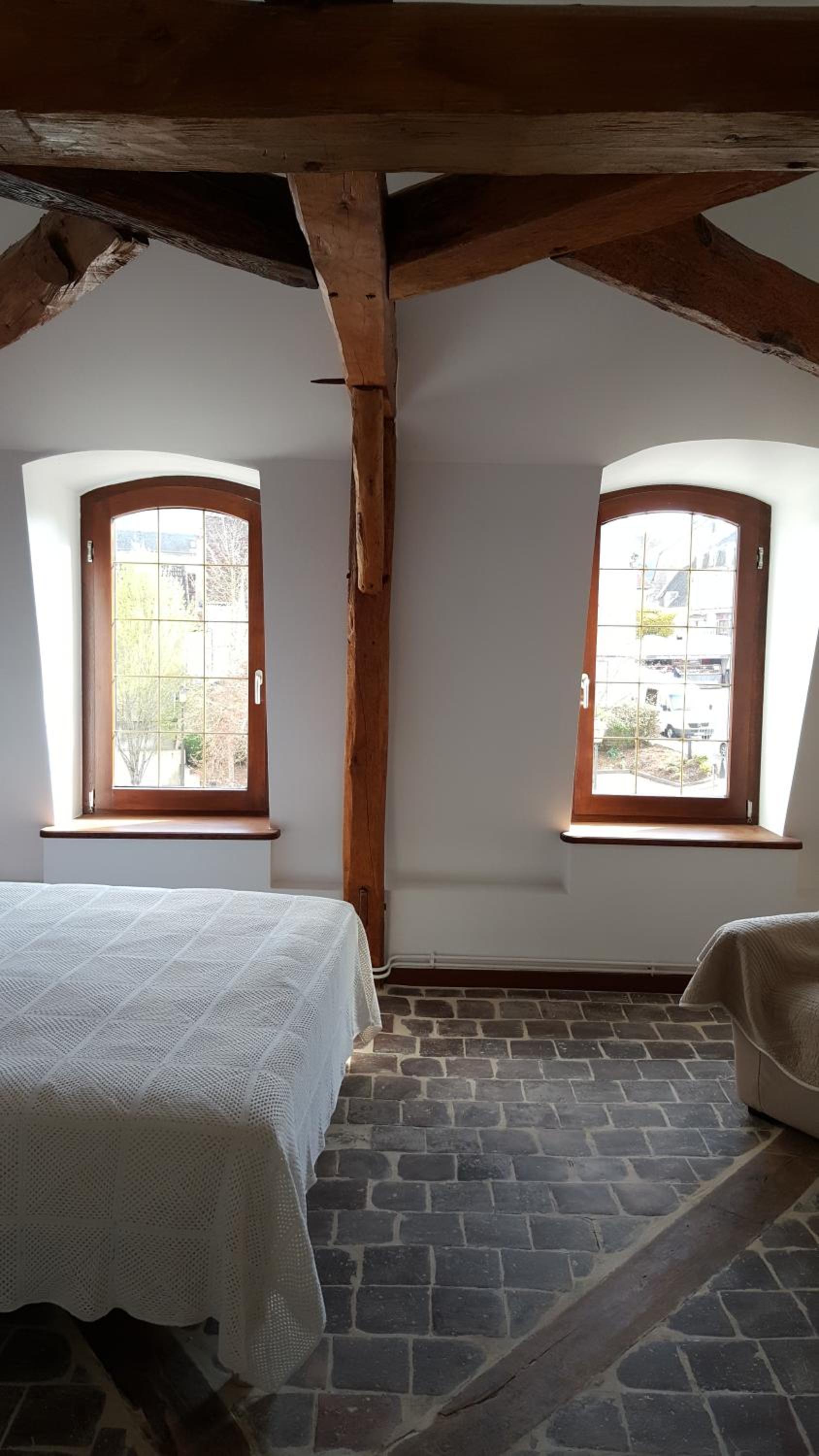 Deluxe Room - Photo 8