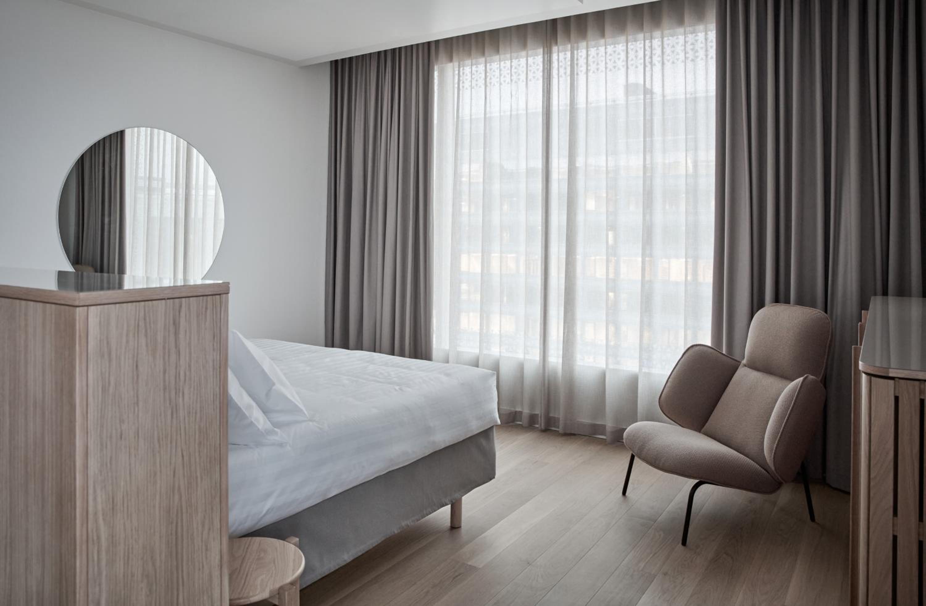 Deluxe King Room - Photo 1