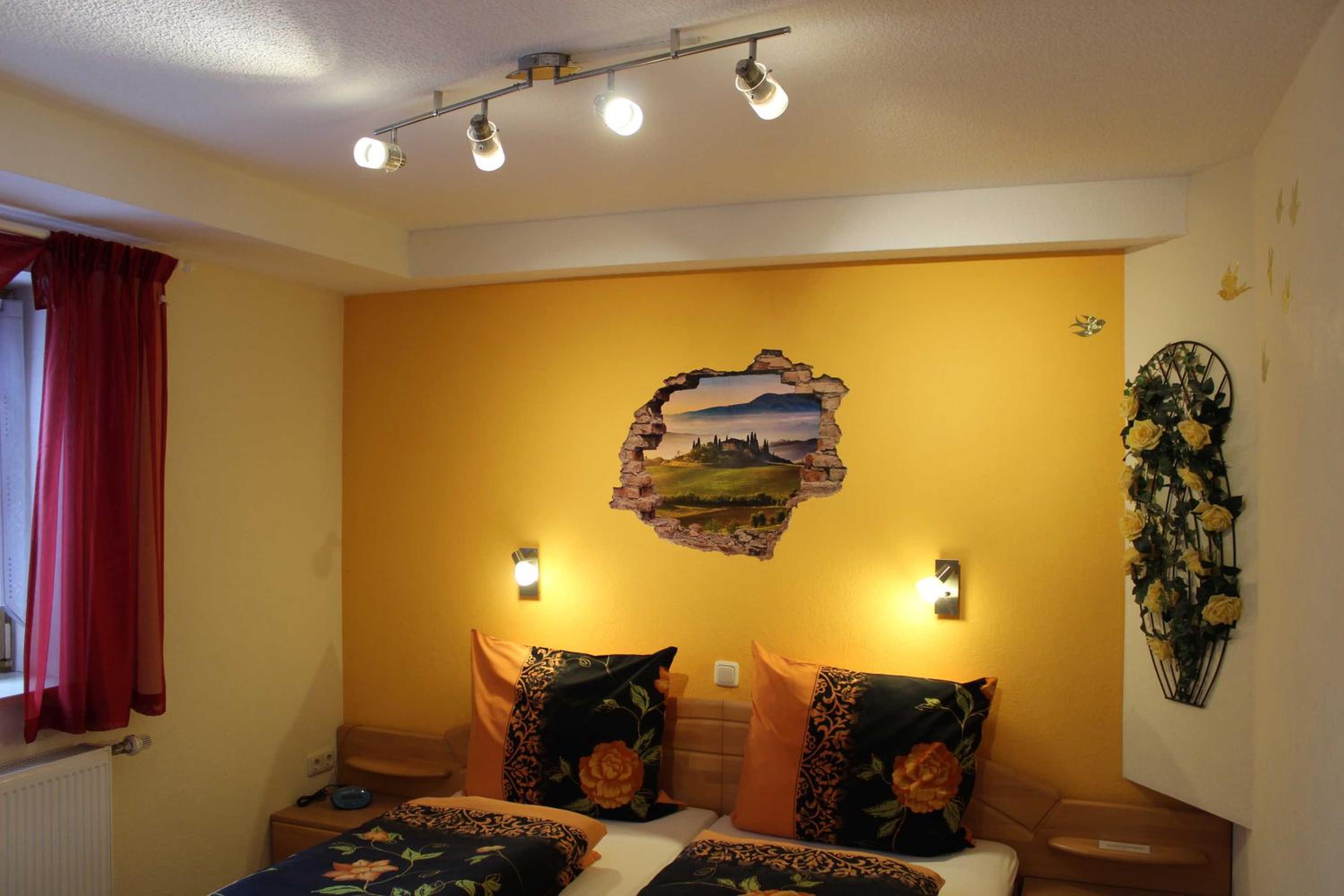 One-Bedroom Apartment with Shower photo 1