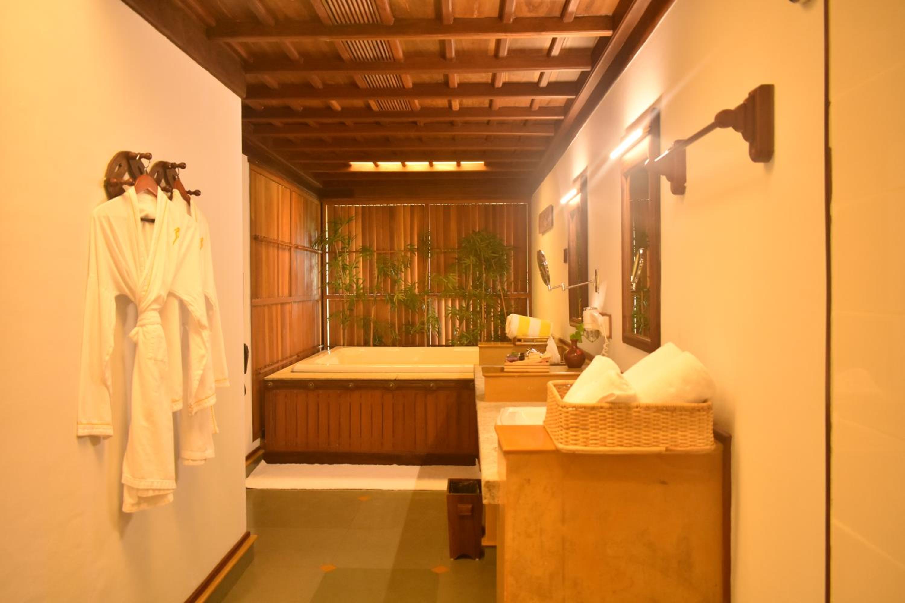 Luxury Pavillion Room with Hi -Tea ,One-hour sunset cruise,Complimentary in-house Wellness doctor consultation, Evening Cultural program, Complimentary Fishing,Cycling,and Clay pottery experience photo 2