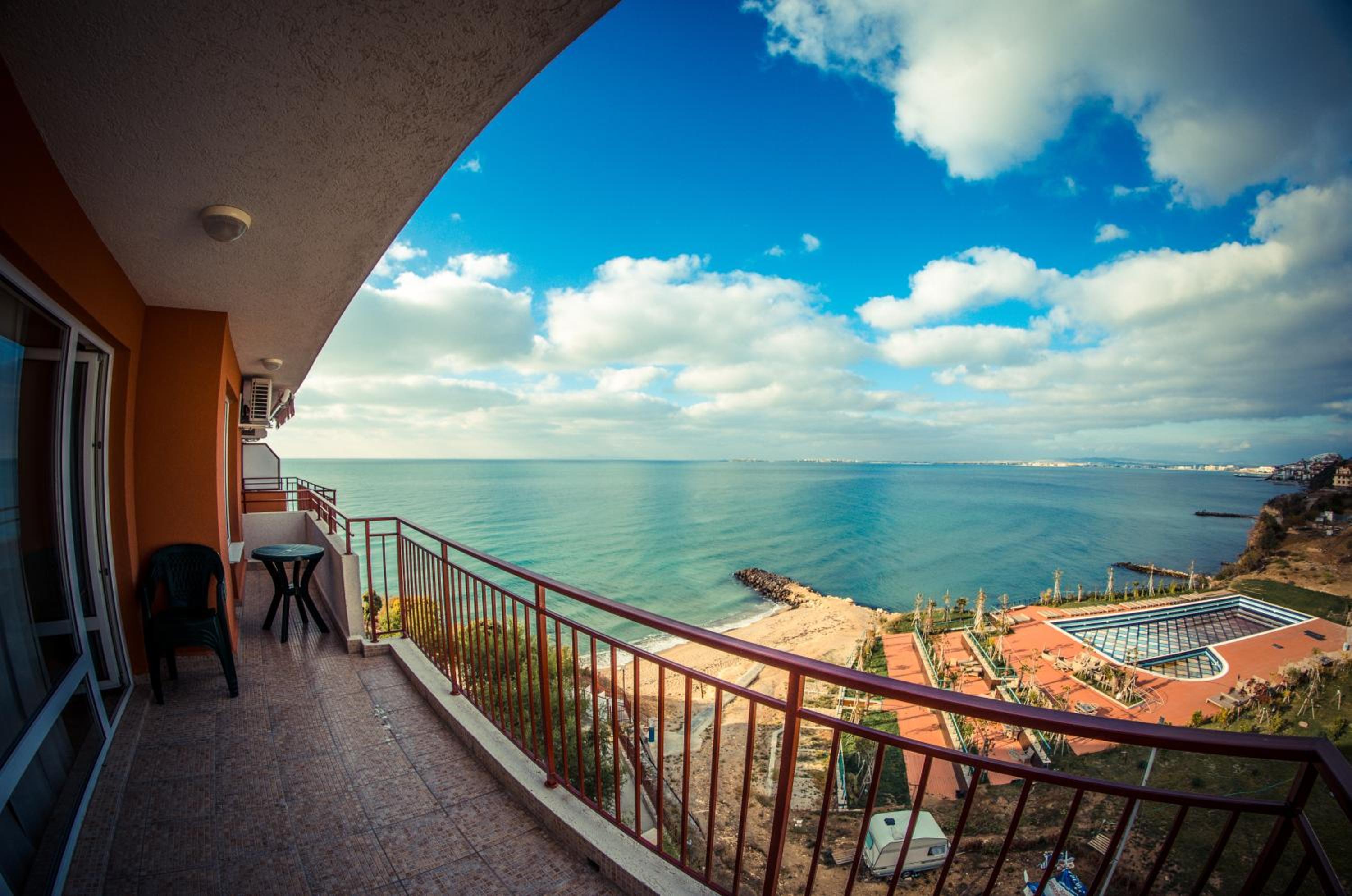 Two-Bedroom Apartment with Sea View photo 3