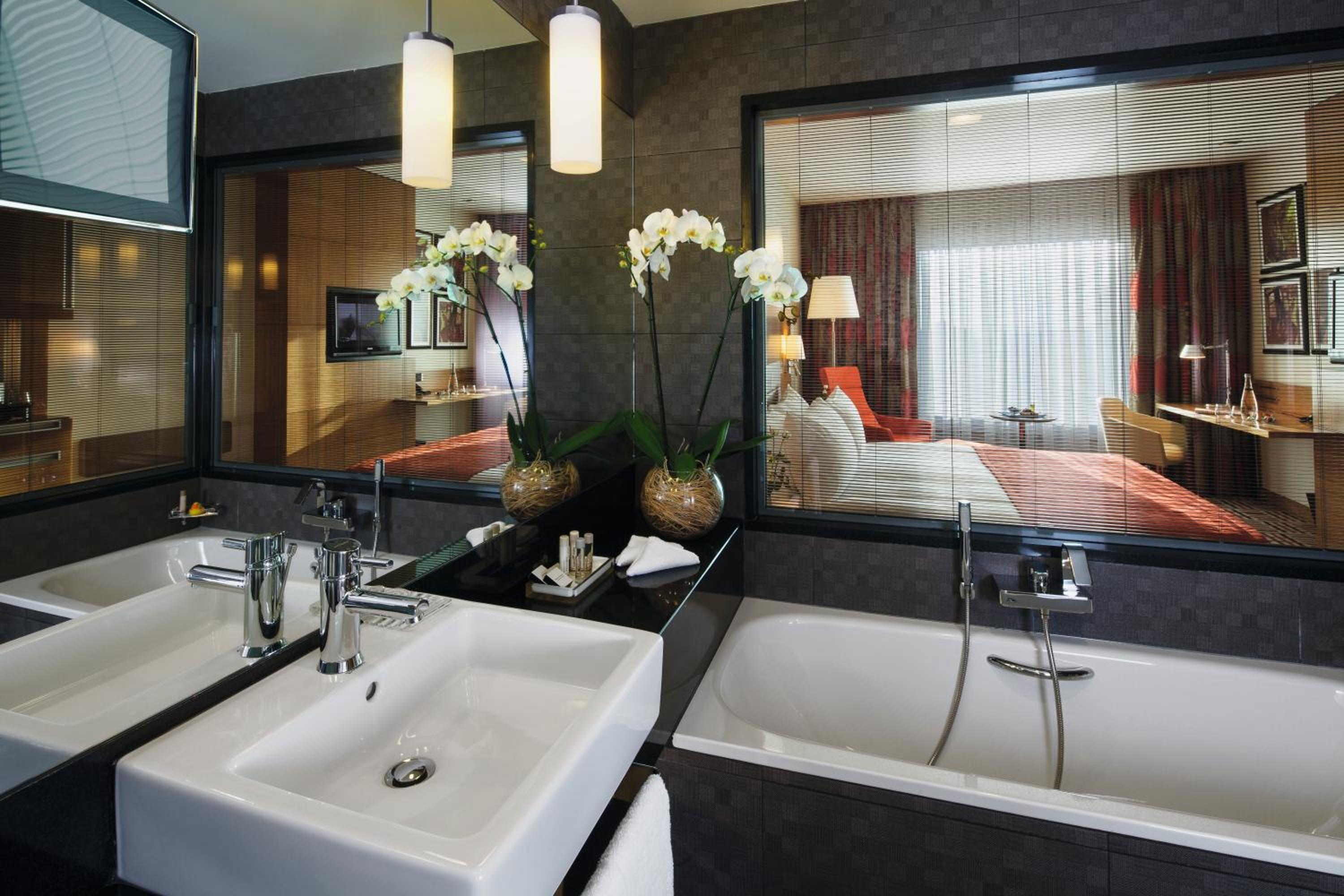 Superior King Room photo 2