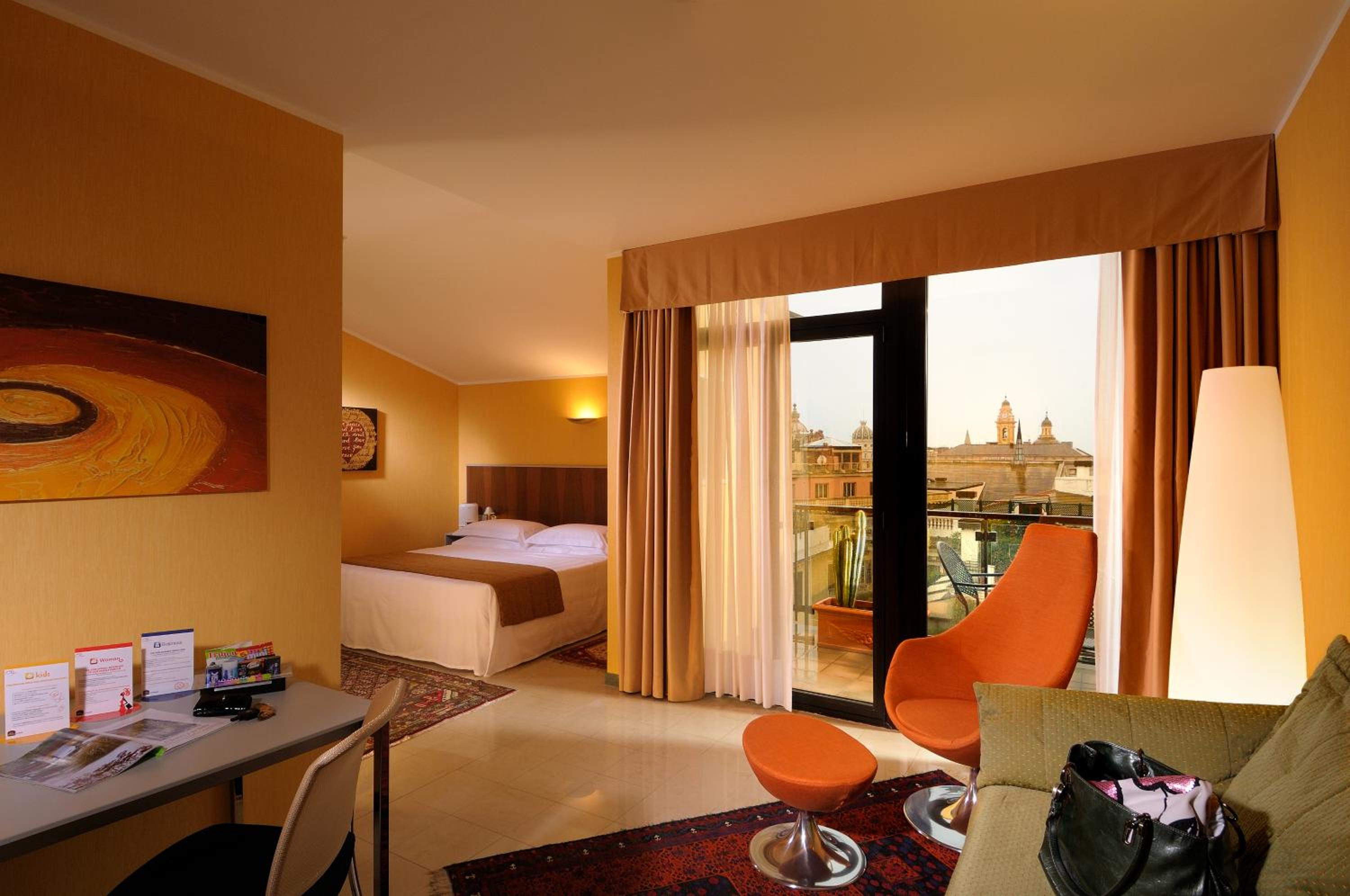 King Junior Suite with City View - Photo 7