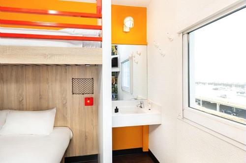 Break Room - Photo 2