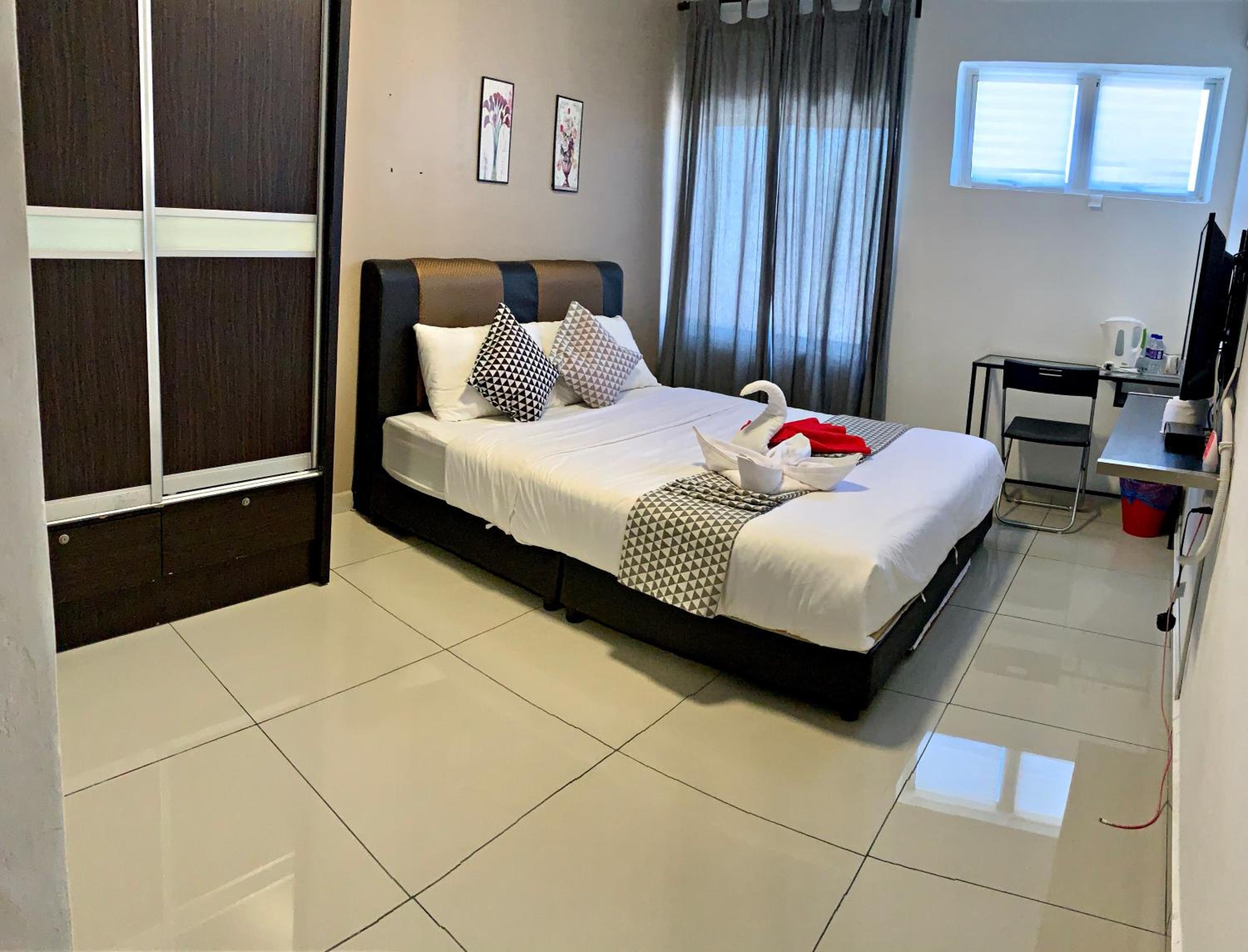 Deluxe Queen Room - Photo 1